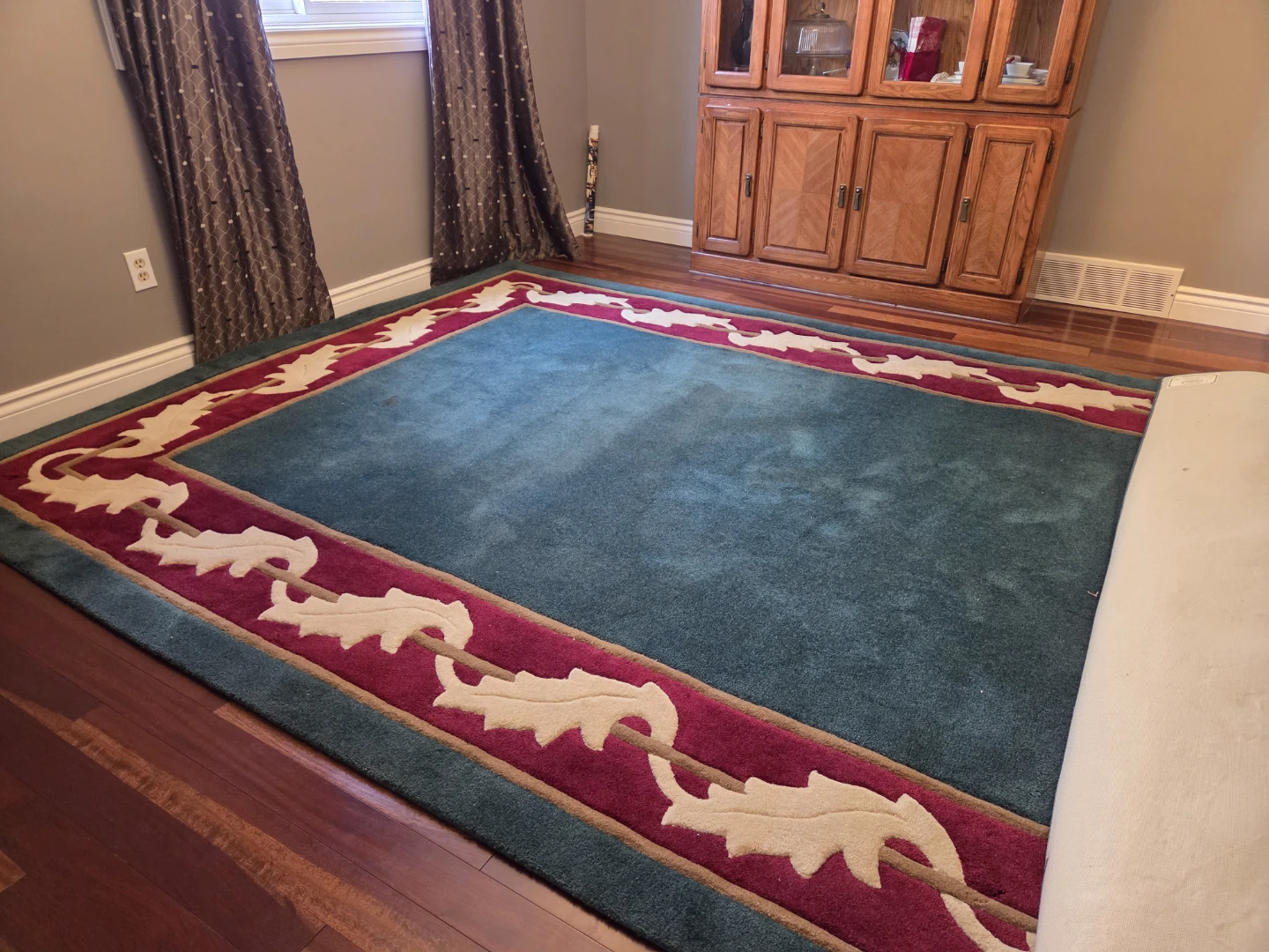 Wool rug William Morris style