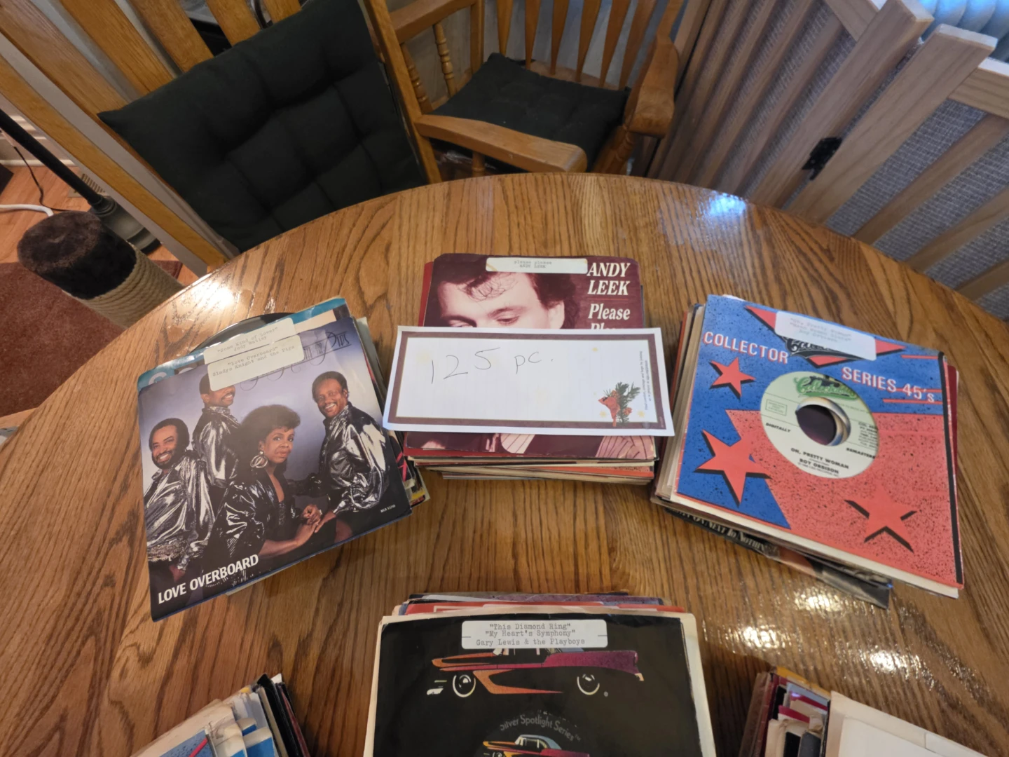 258 Vintage 45 RPM Vinyl Records – 60s, 70s & 80s - photo 2