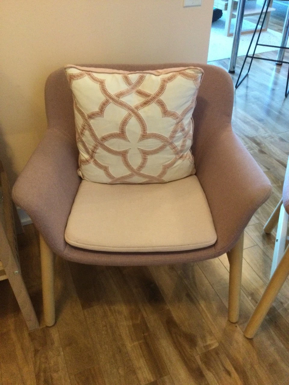 Accent chair