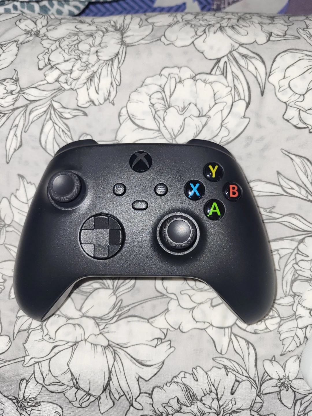 Three Xbox-compatible controllers - photo 2