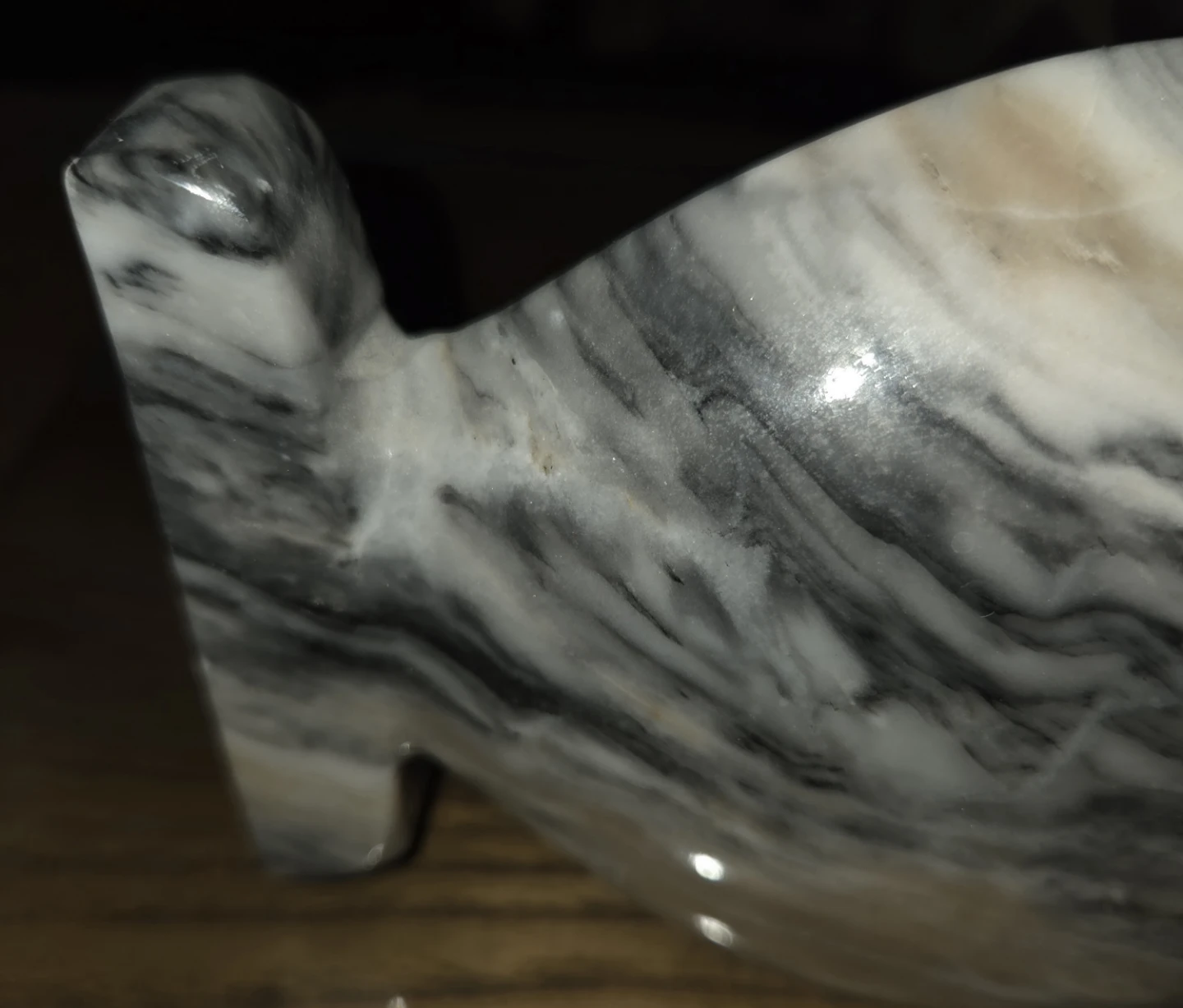 Vintage carved Stone Fish Decorative zebra agate Figurine - photo 3