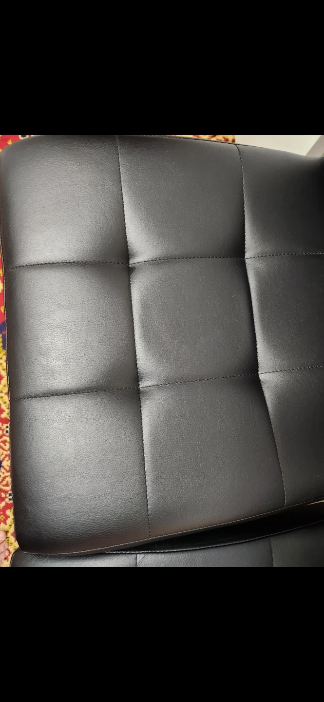 Almost brand new Set of 4 dining chairs NOT FREE send best offer - photo 4