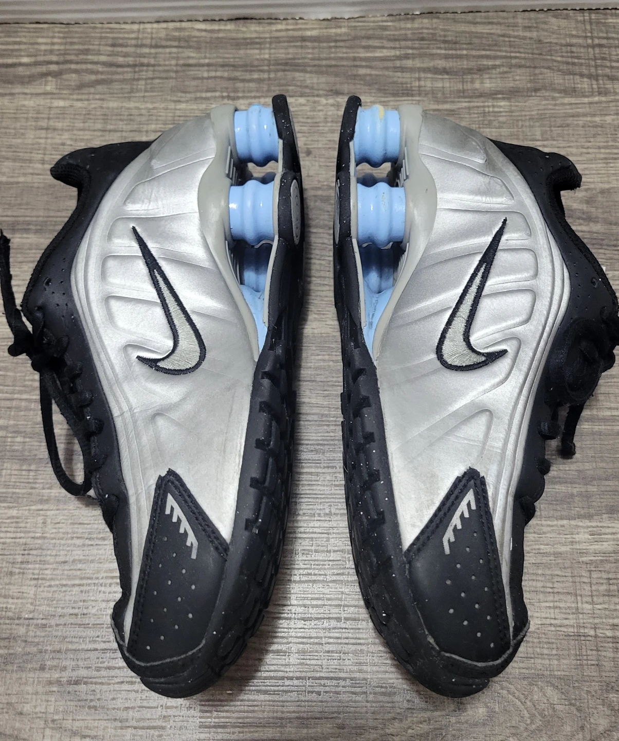 Nike Shox Sneakers Black and Silver Size 4Y - photo 2