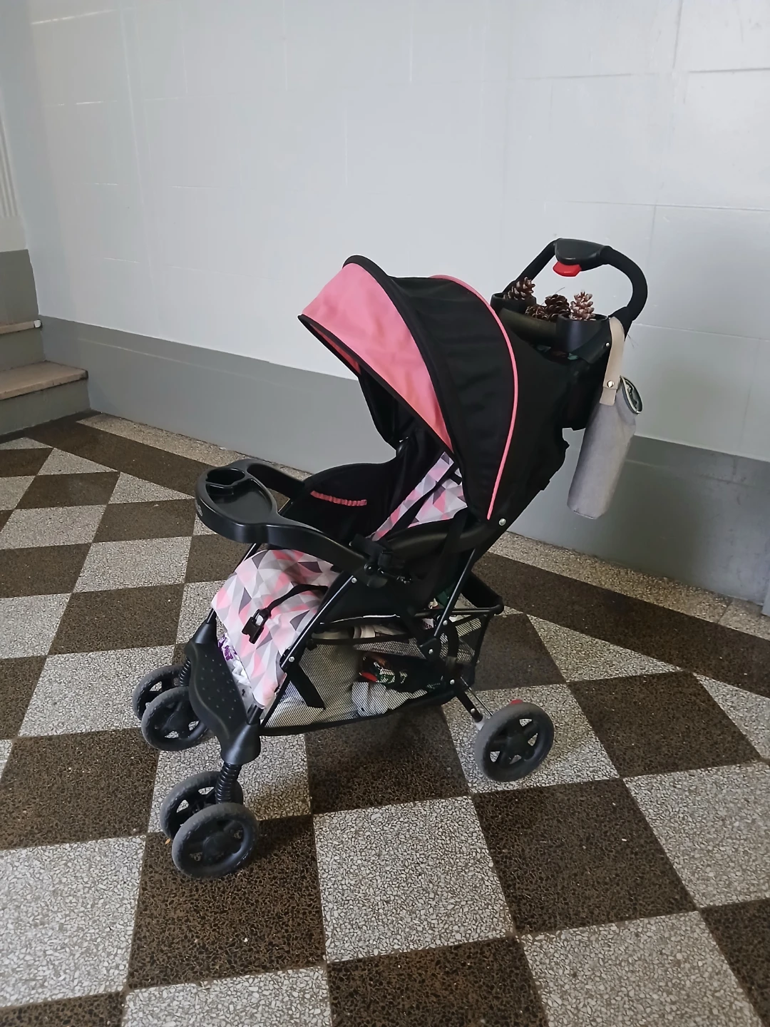 Kolcraft baby stroller pink and black - photo 2
