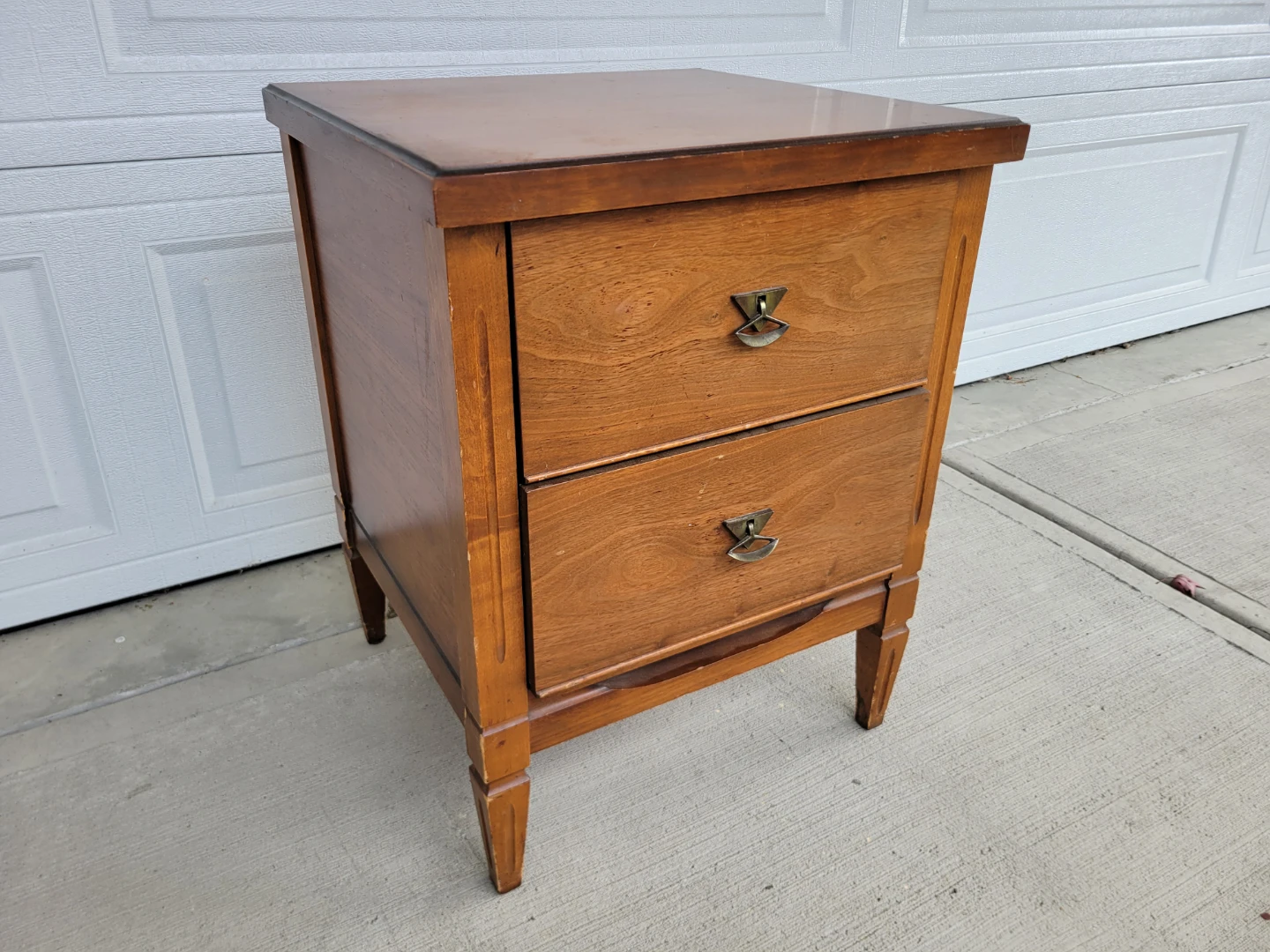 Vintage Mid-Century Nightstand. Walnut / Brass Hourglass Pulls - photo 2
