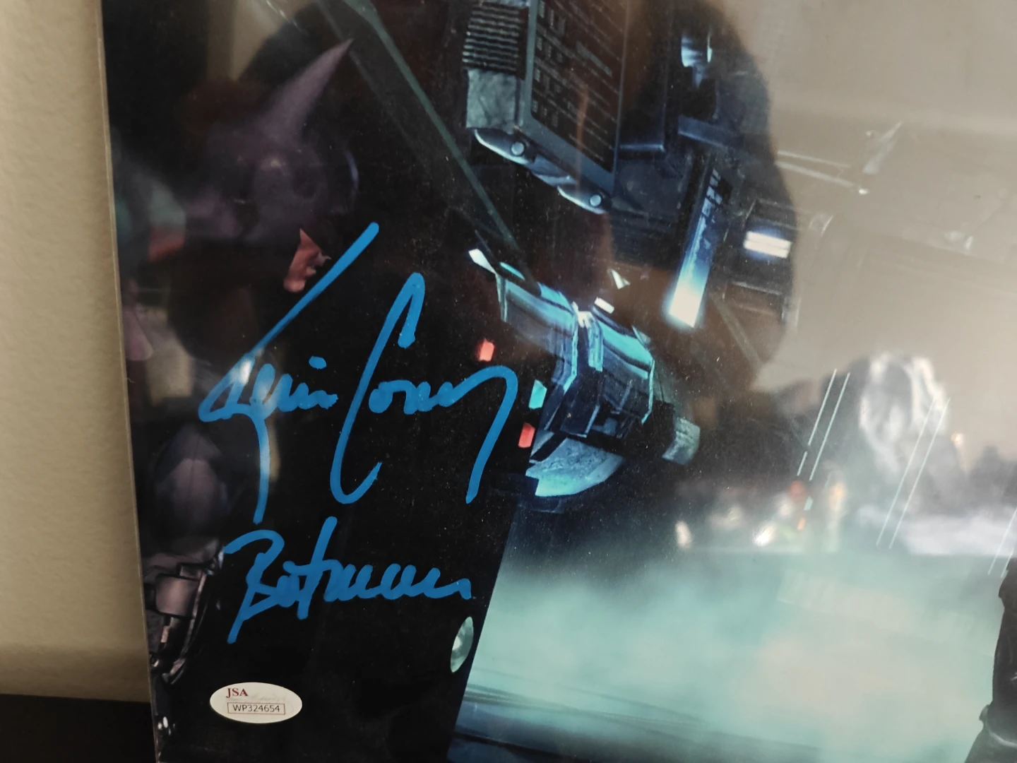 Autographed Batman Arkham city Batman and Mr. Freeze Photo - photo 2