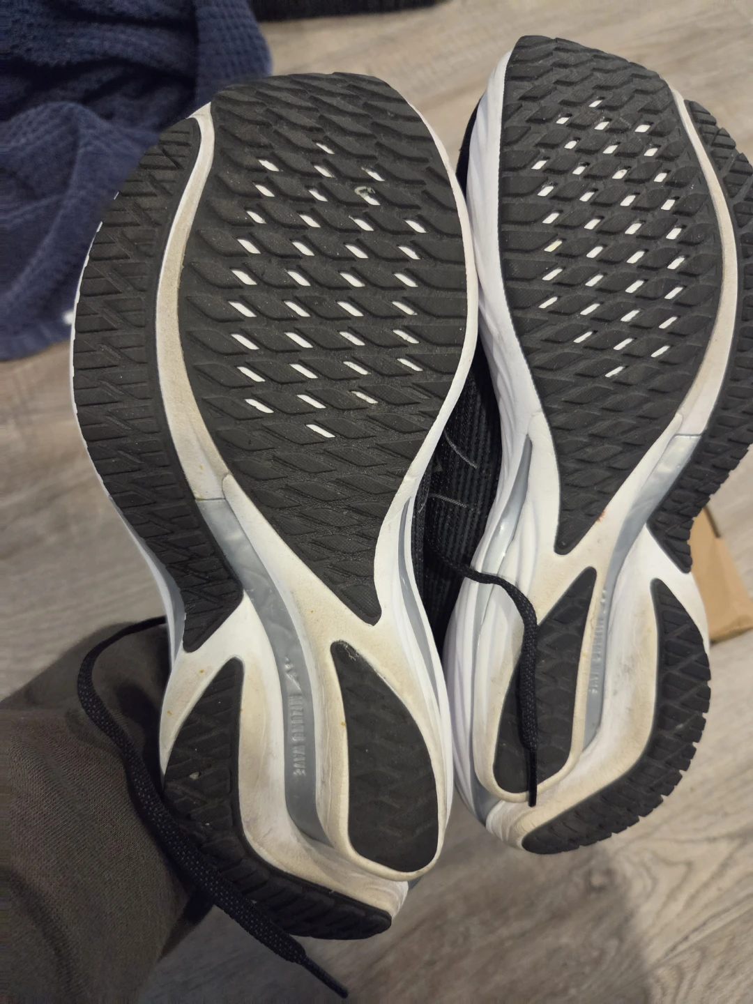 Mizuno Wave Rider 28 Women's Running Shoes - Size 9 - photo 2