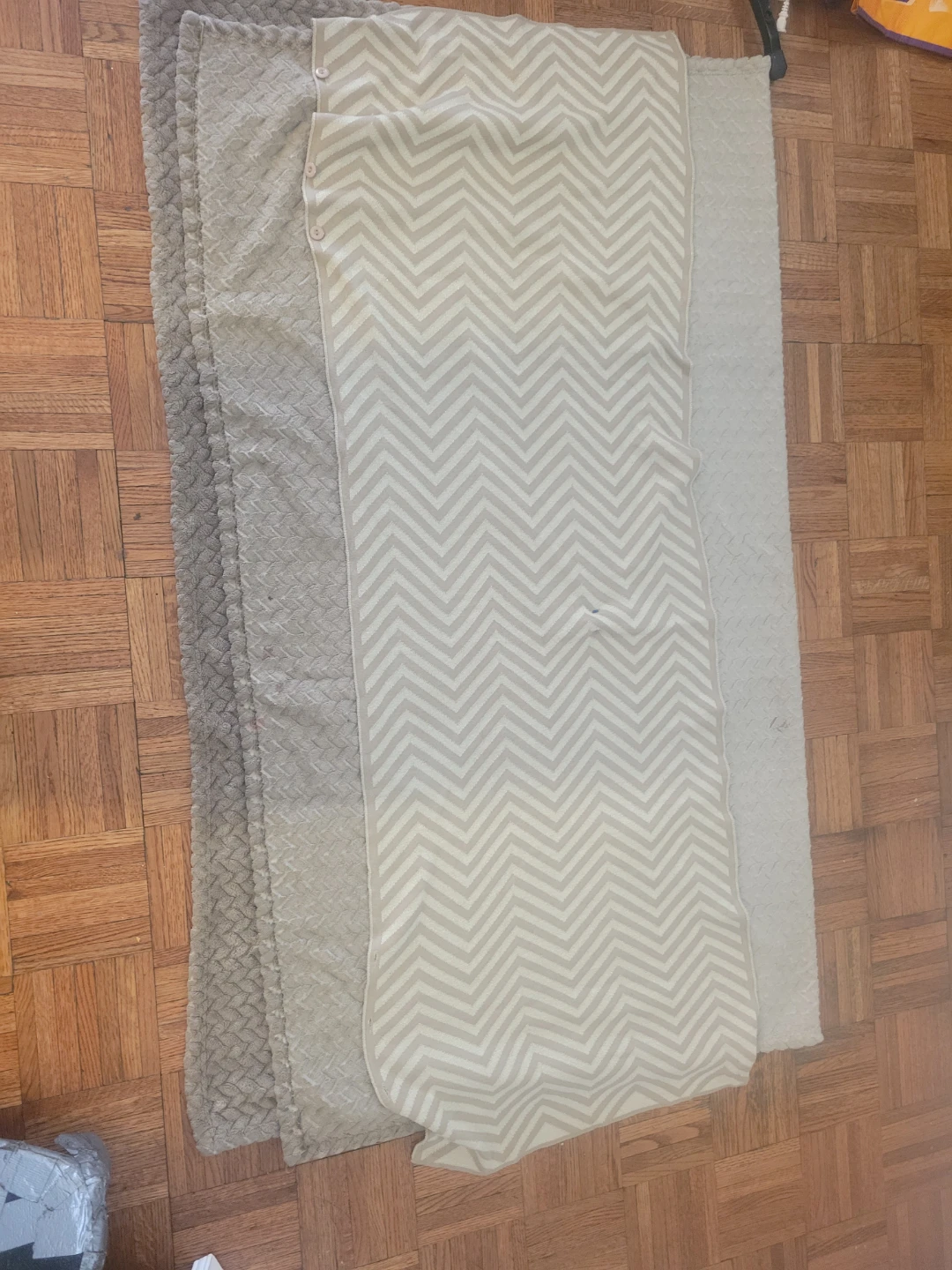 Chevron Pattern Buttoned Shawl - photo 3