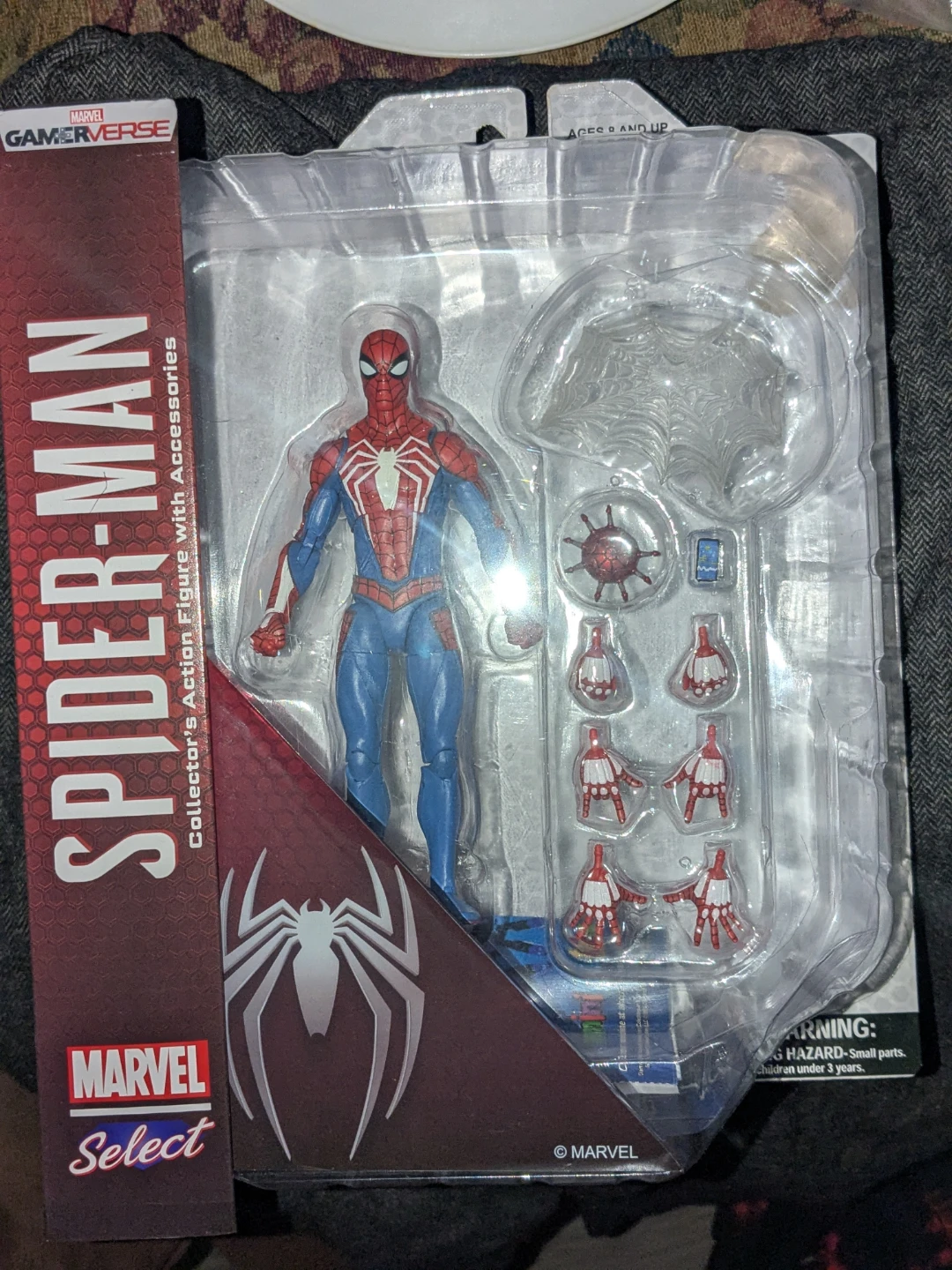 Diamond Select Spiderman PS4 Insomniac Figure - photo 3