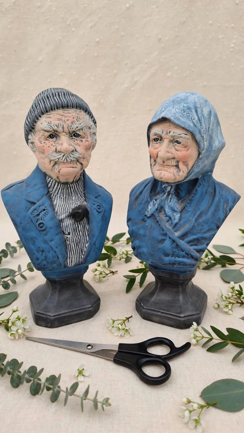 Vintage Hand-Painted Old Couple Busts - photo 2