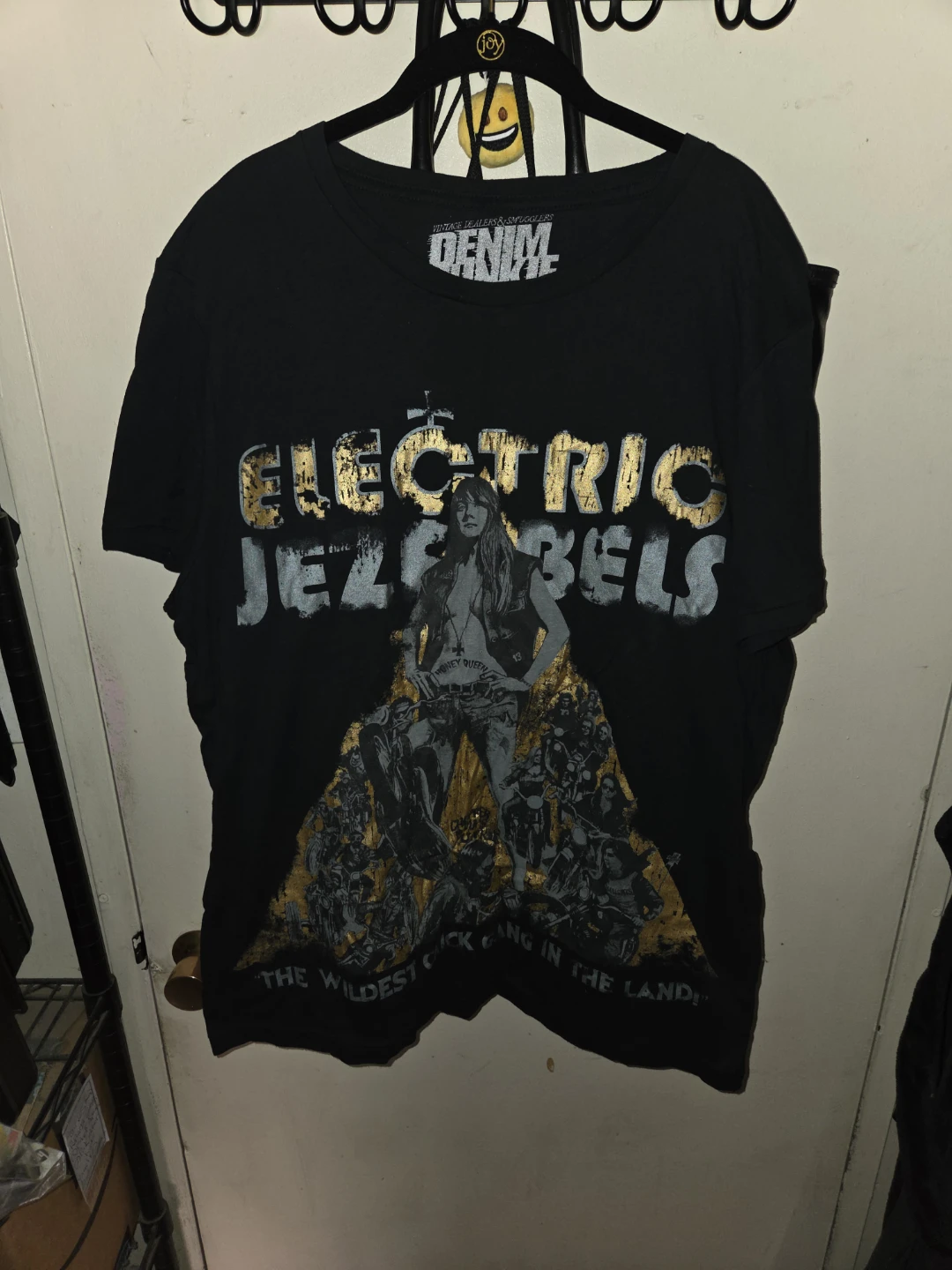 Denim Junkie 'Electric Jezebels' Graphic T-Shirt in a Men's XL
