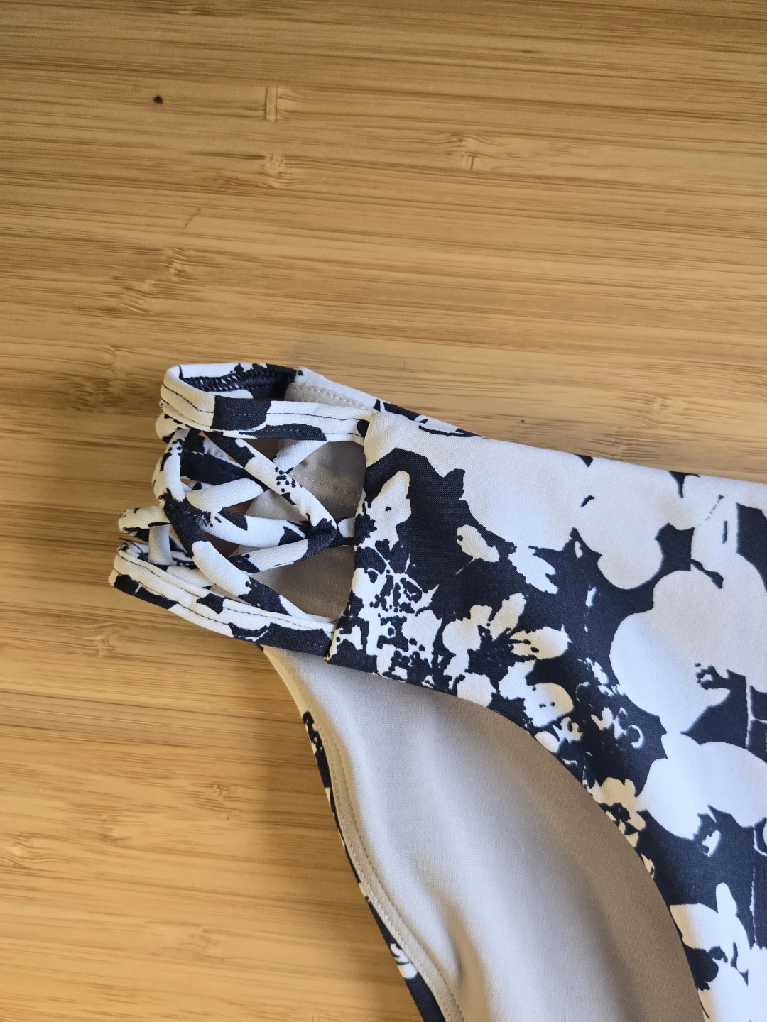 NEW Lululemon Coastline Swim Bikini Bottom - Size 6 - photo 5