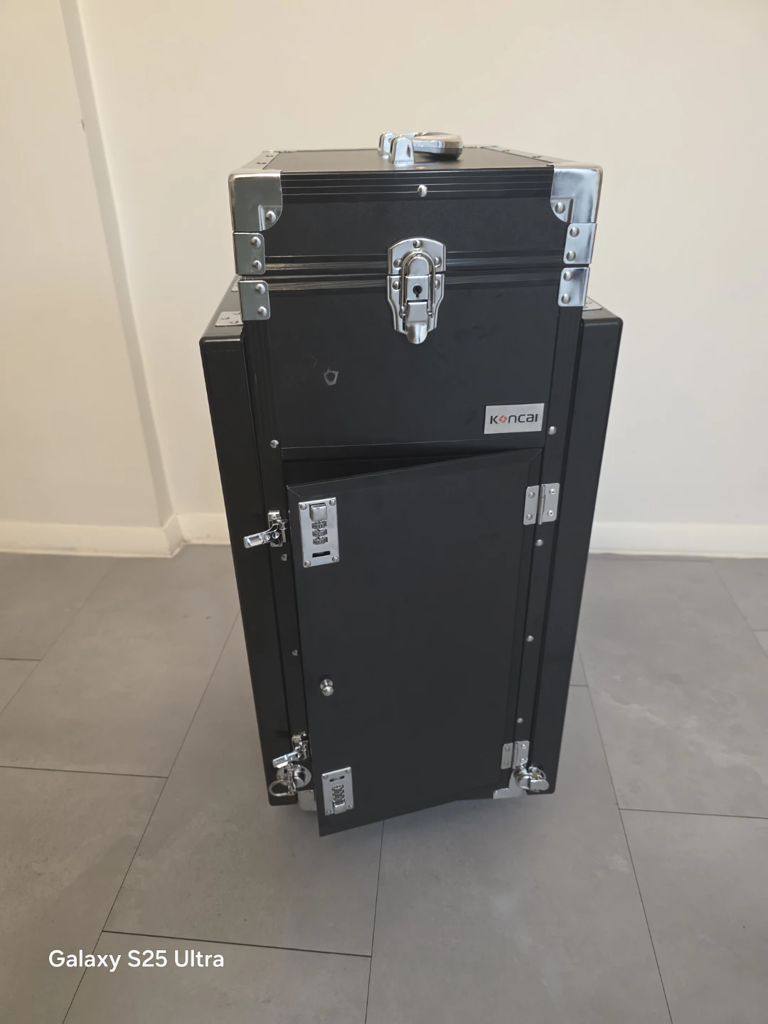 Koncai Rolling Makeup Train Case