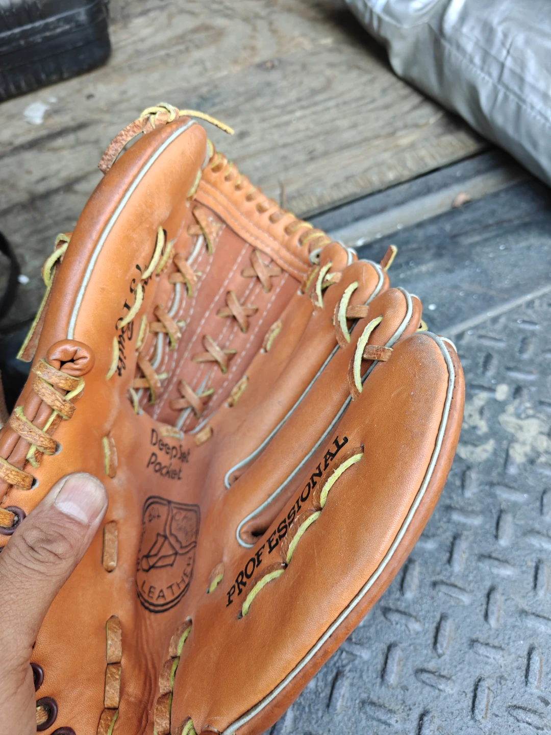 Eaton Leisure 7 Baseball Glove