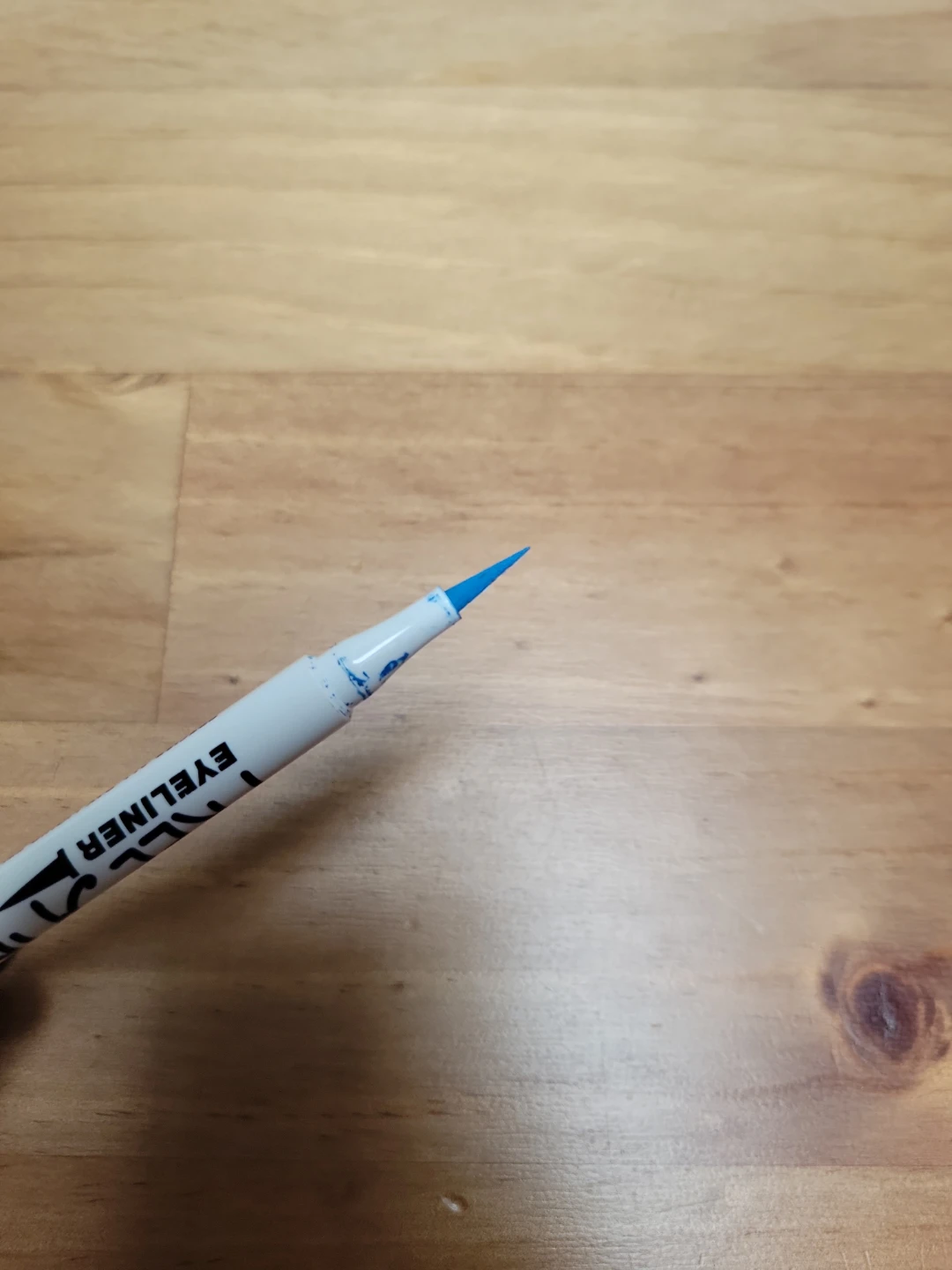 Annabelle blue eyeliner - photo 2