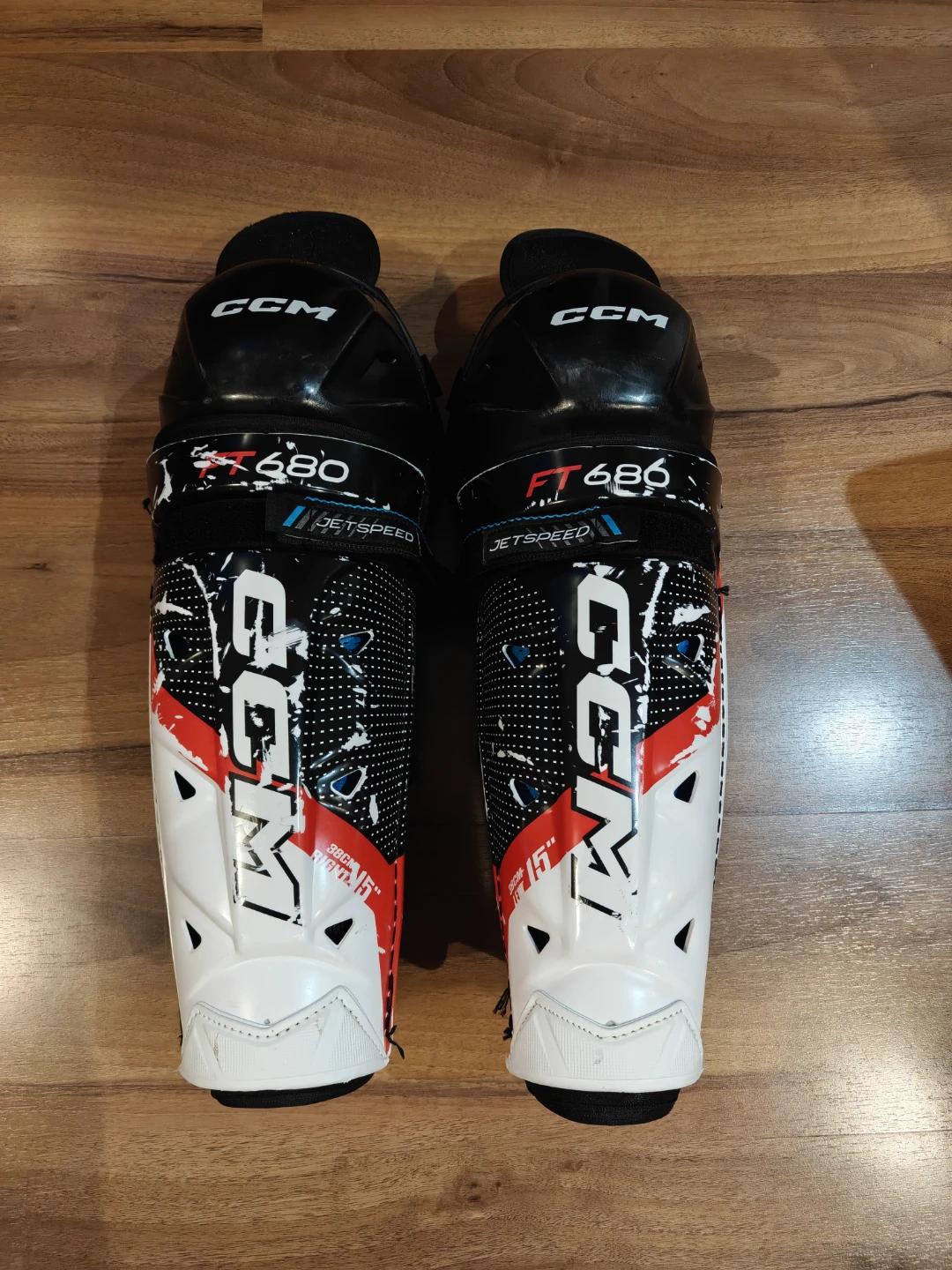 CCM JetSpeed FT680 Shin Guards 15"