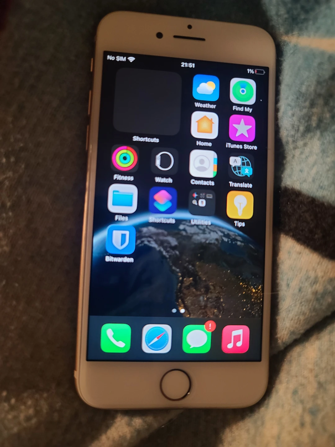 Apple iPhone 8 Gold - photo 3