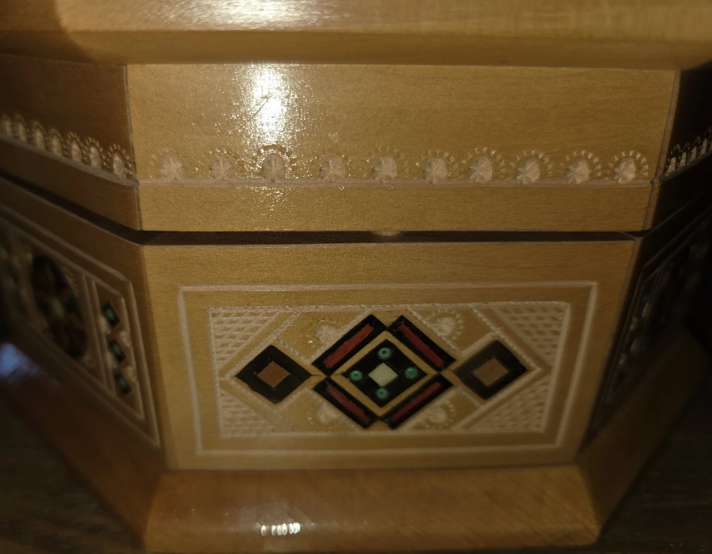 Vintage 1977 Ukrainian inland Wooden Decorative Box - photo 4