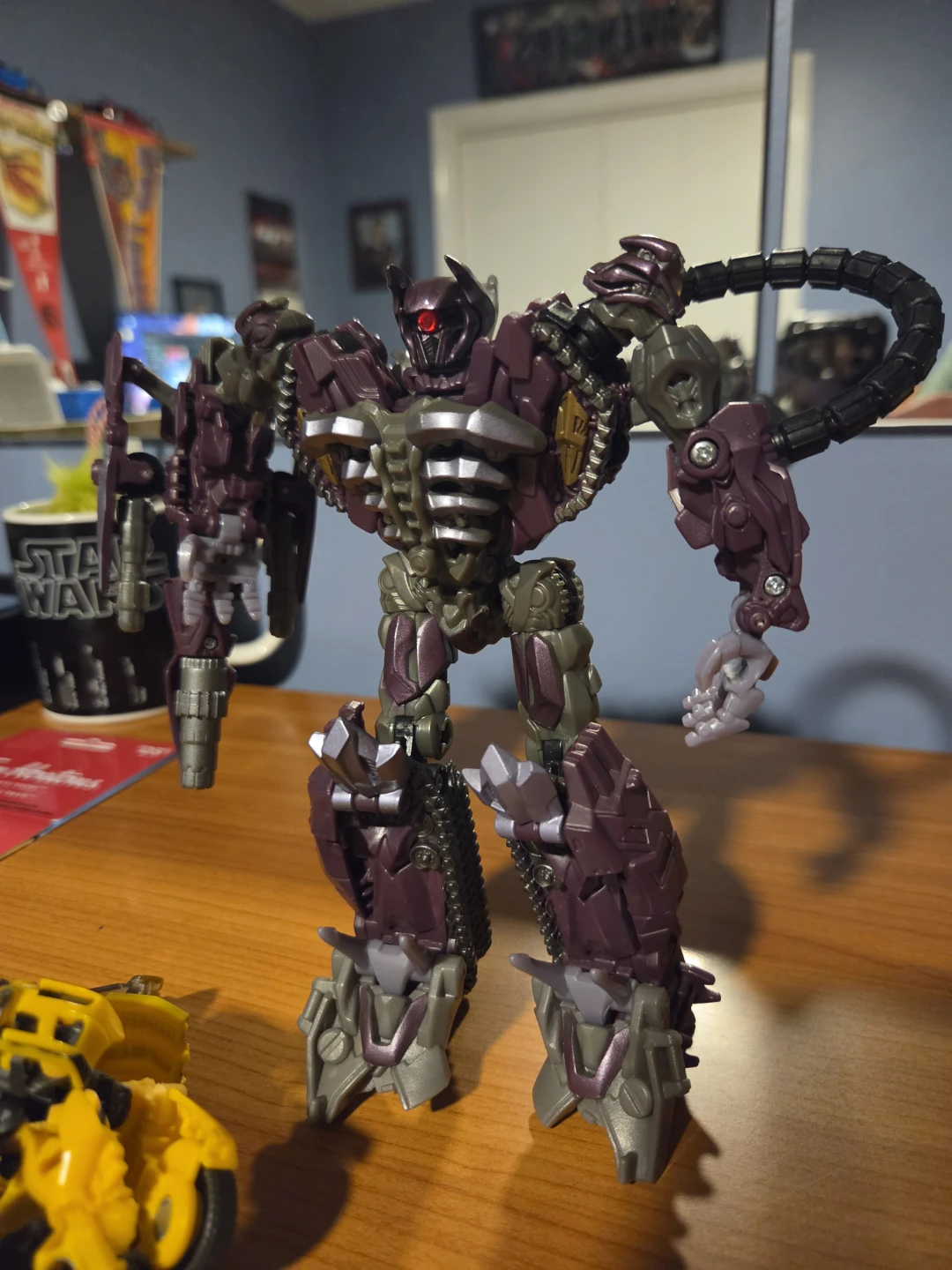 Transformers Shockwave and Bumblebee figures - photo 2