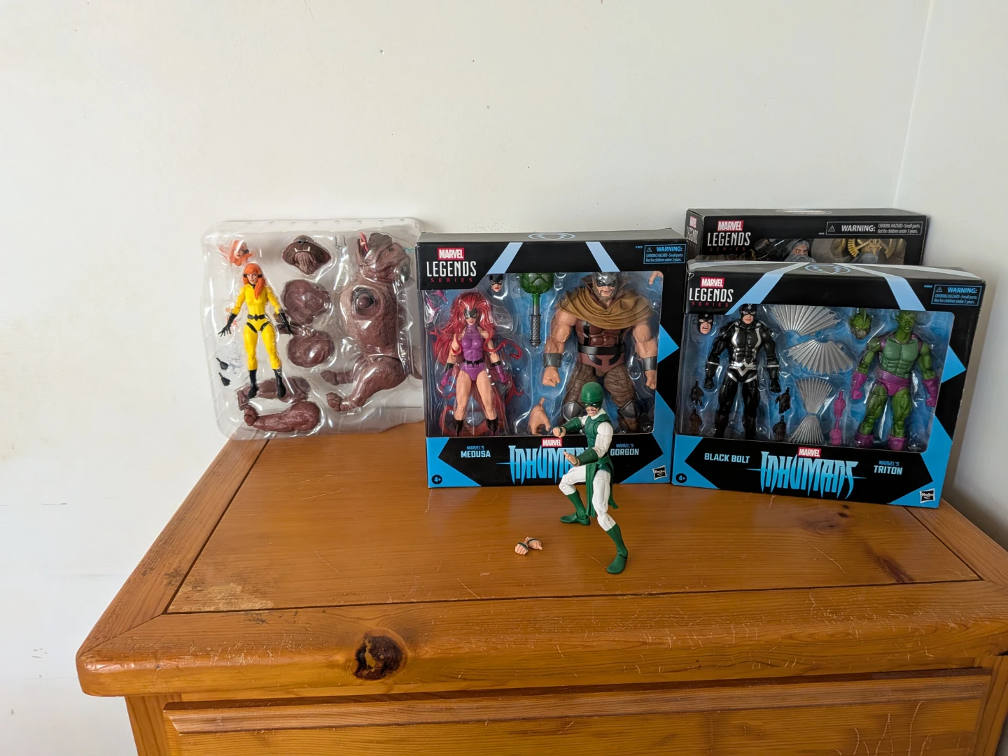 New and Loose Marvel Legends of the Inhumans Family - photo 2