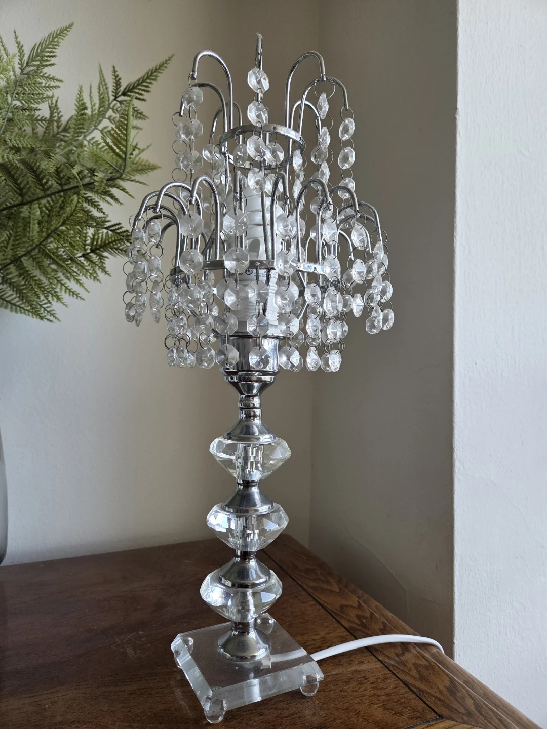 Vintage Style Chrome Waterfall Table Lamp - 44cm
