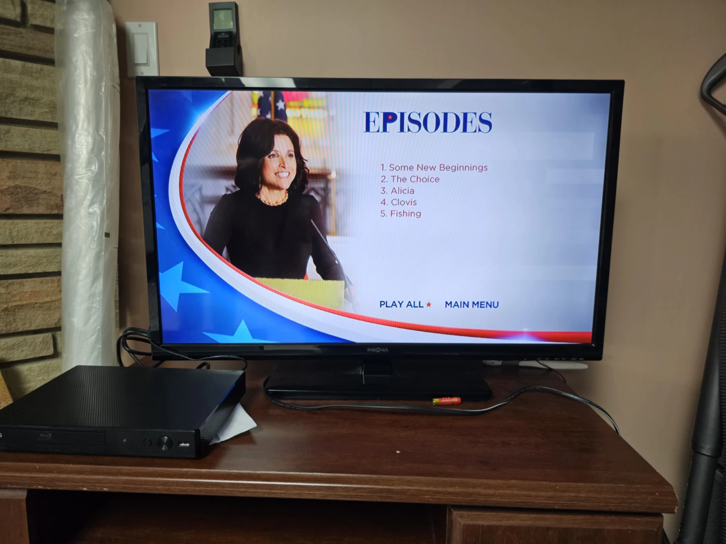 Insignia 32-inch LED TV/ Computer Moniter