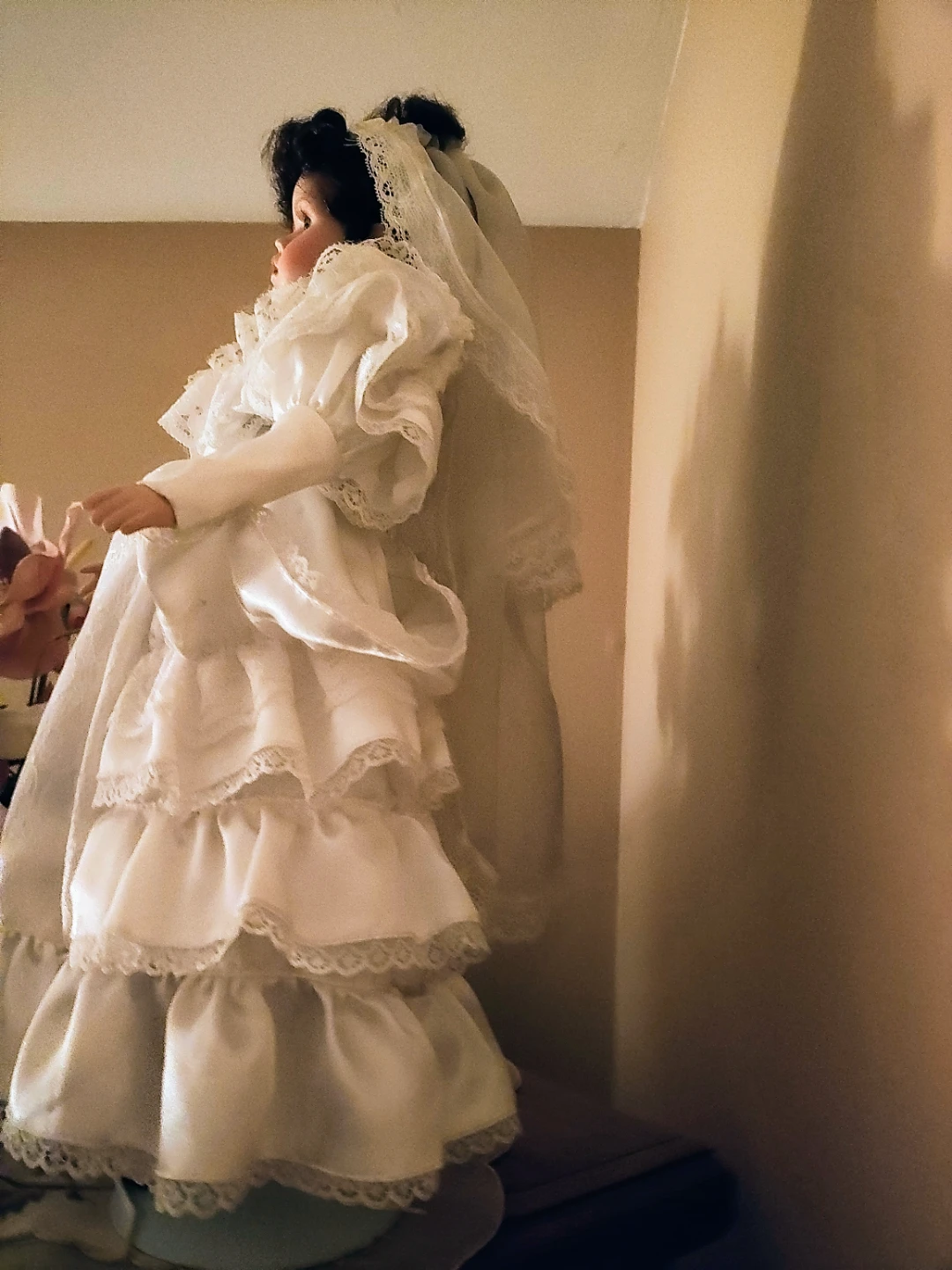 Porcelain Bride Doll - photo 4