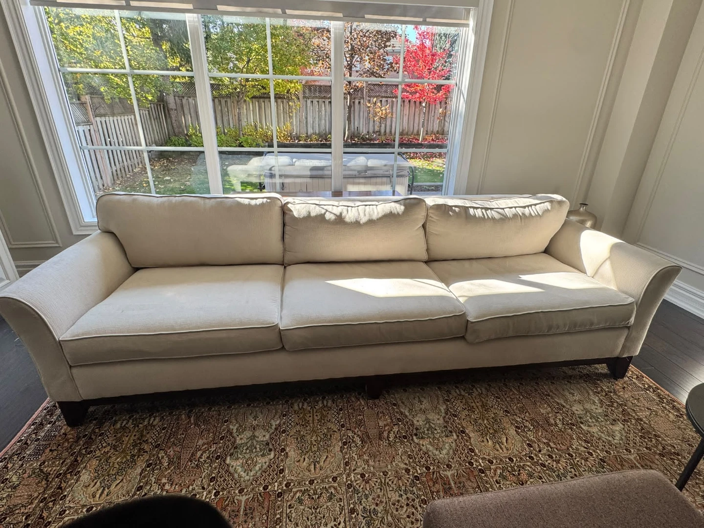 Off-white three-seater sofa - photo 2