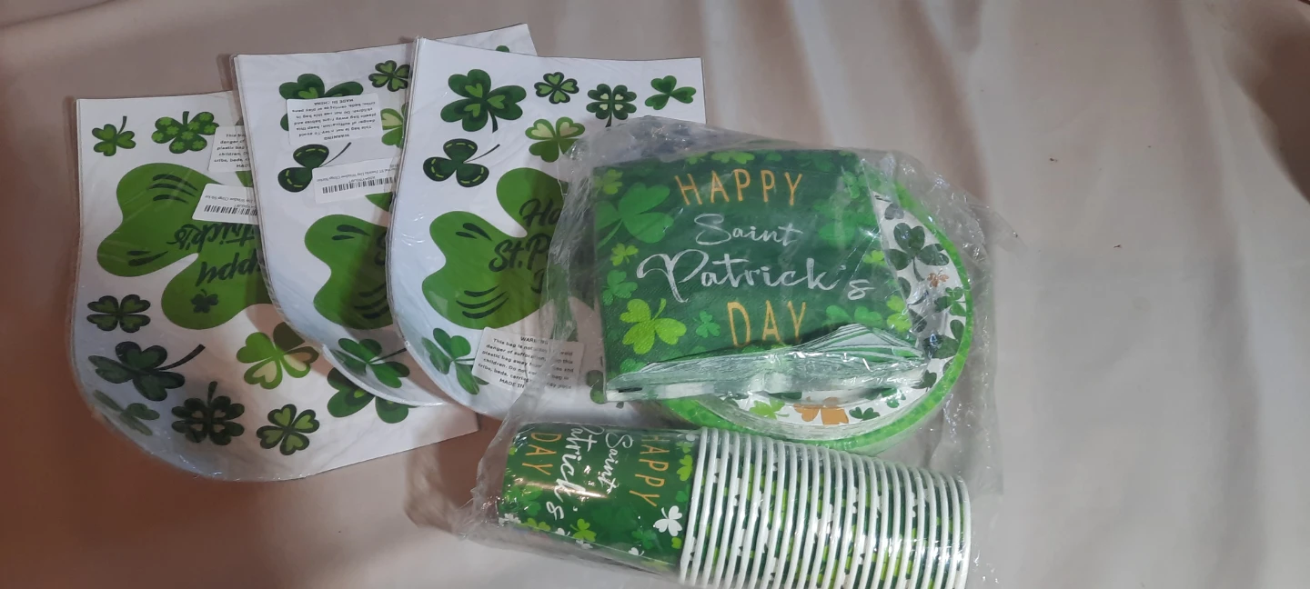 St. Patrick's Day Party Supplies Set