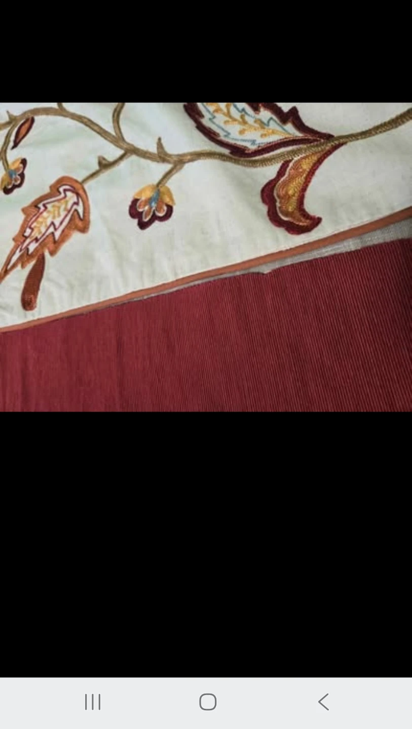 Embroidered Floral Table Runner with Mats - photo 2