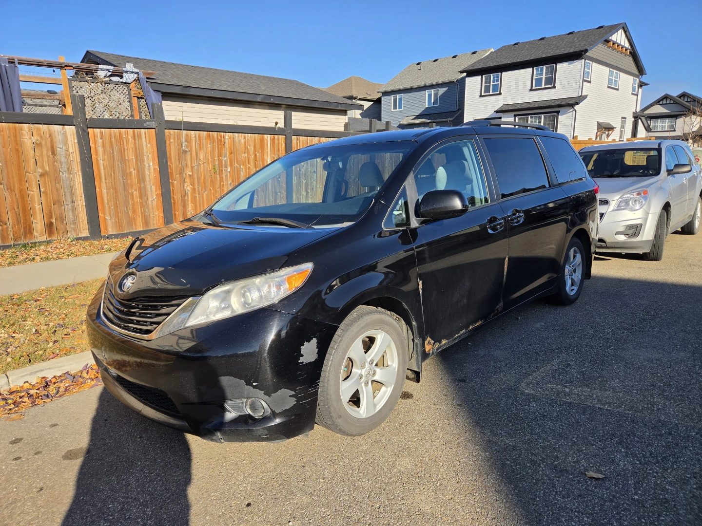 Toyota Sienna LE Minivan - photo 3