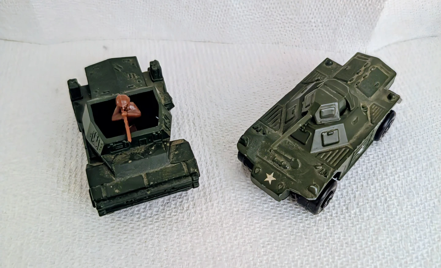 Corgi and Matchbox Military Vehicles - photo 2