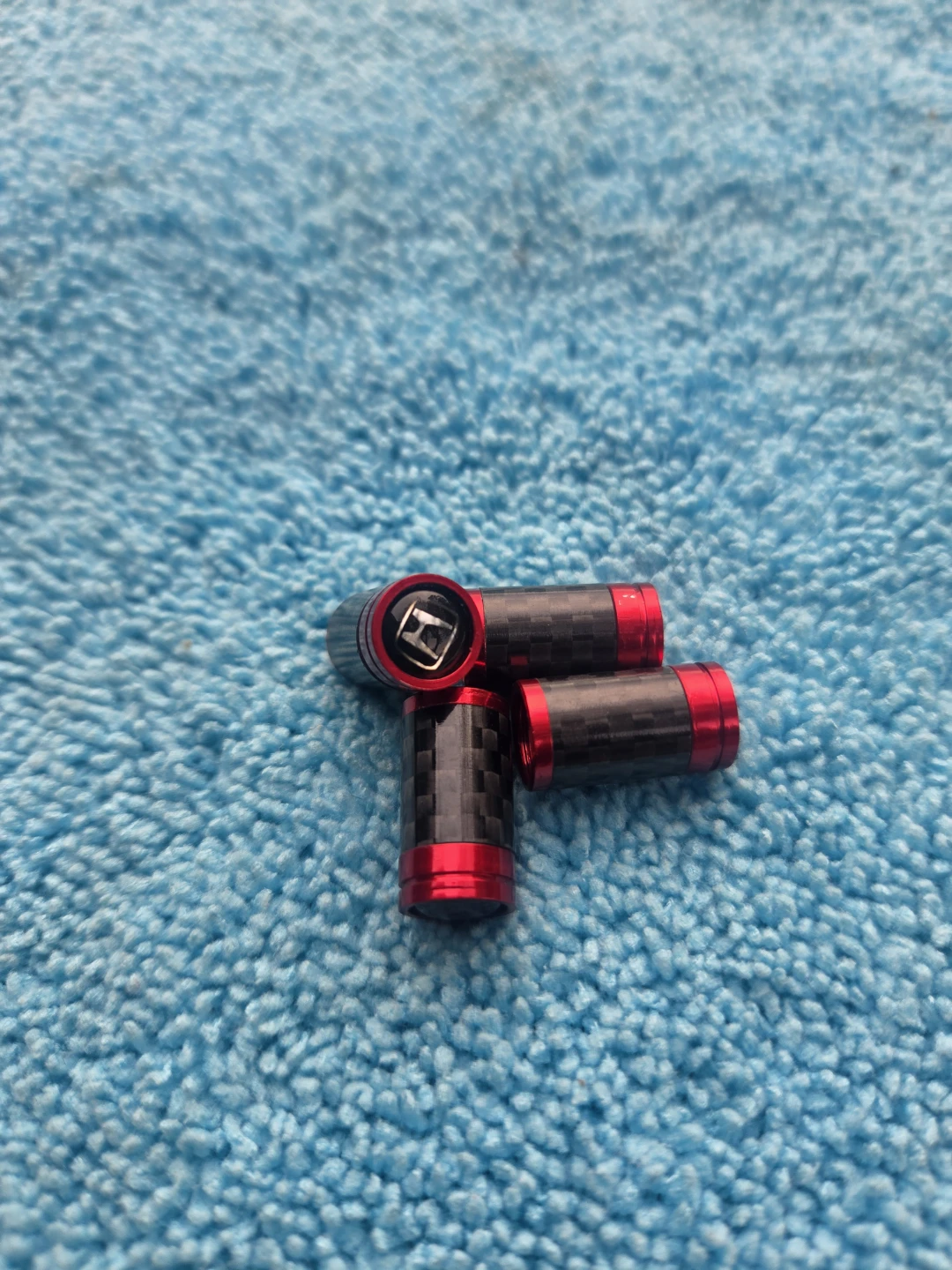 Tire valves/cover for honda - photo 2
