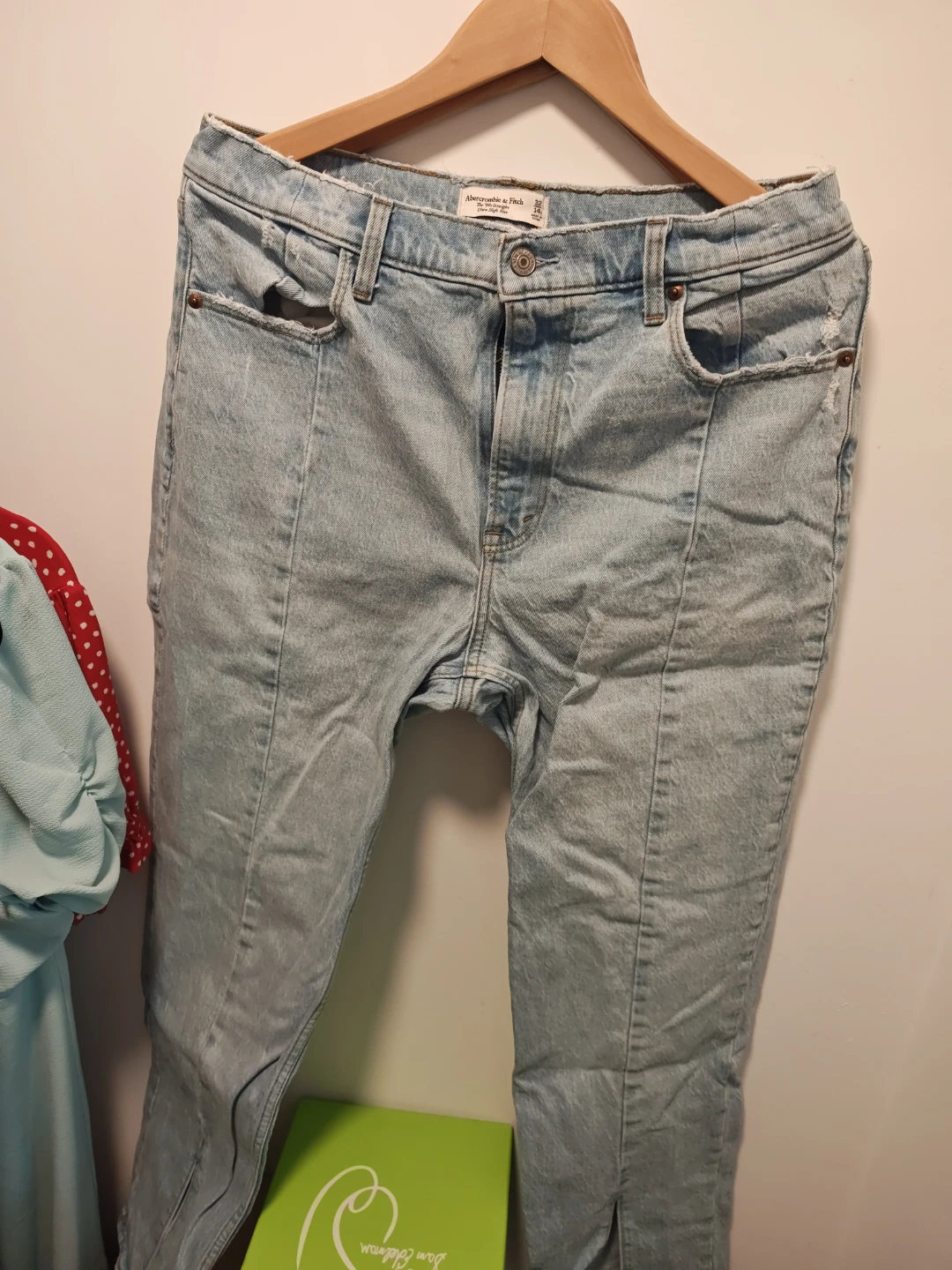 Abercrombie & Fitch Ultra High Rise Straight Jeans - photo 2