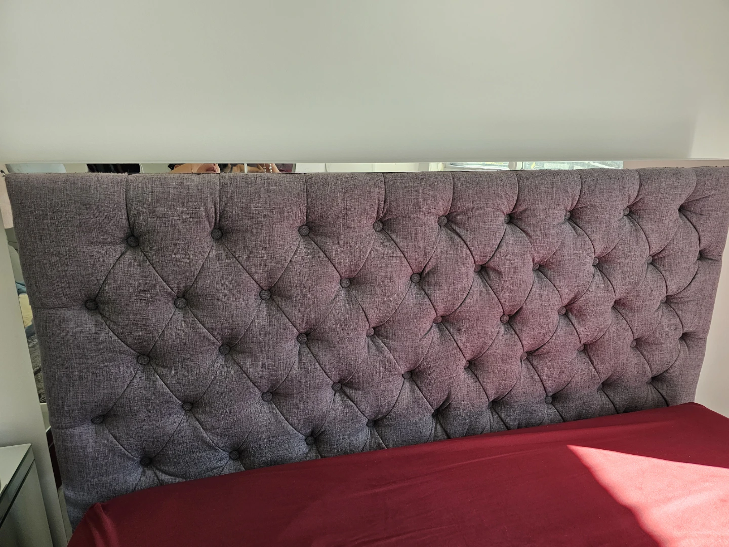 Mirrored Queen headboard, Vanity, Tufted ottoman - photo 3