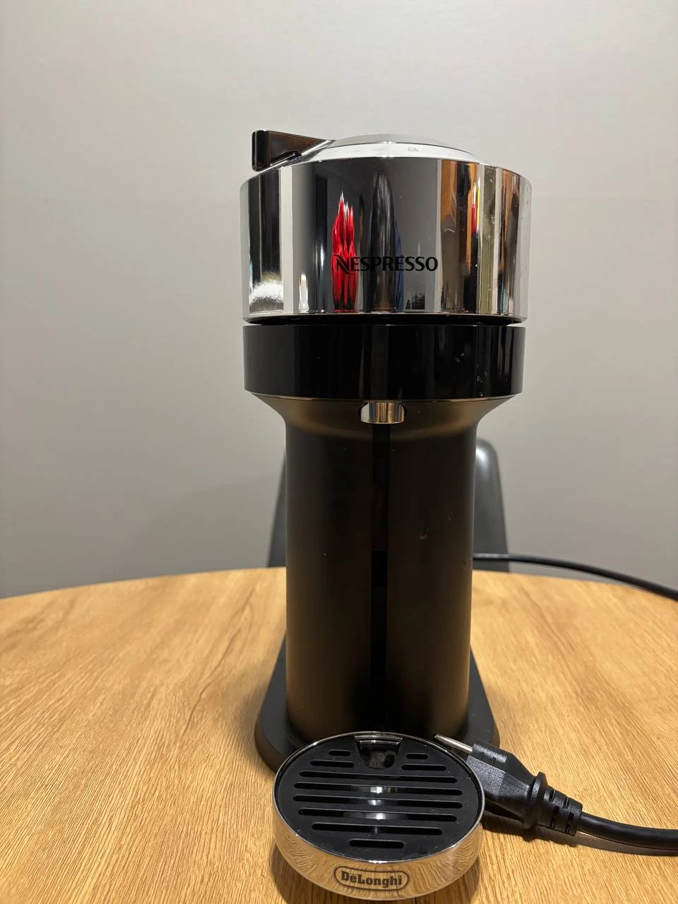 Nespresso De’Longhi Coffee Machine - photo 3