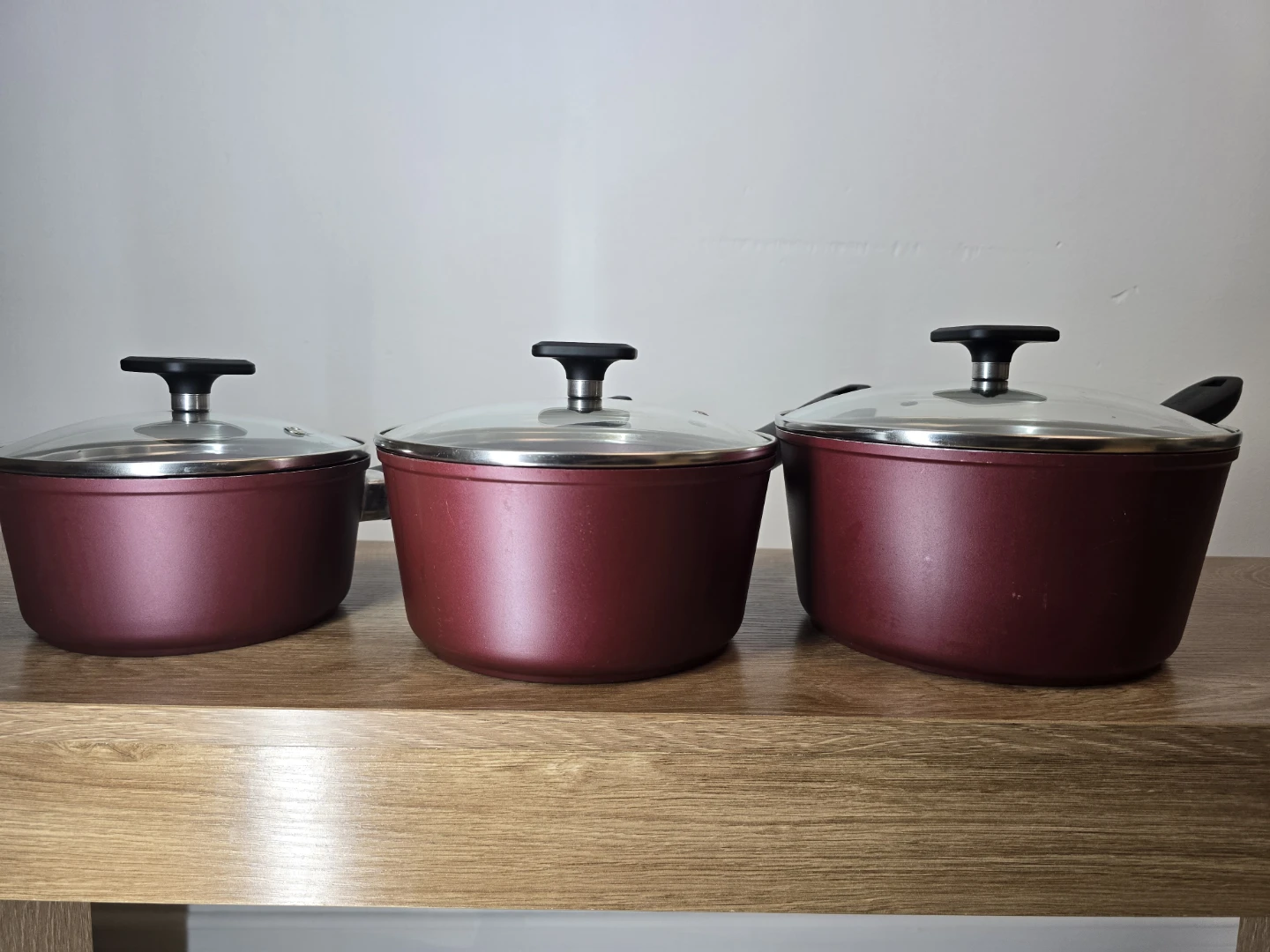Set of 3 Red Non-Stick Pots with Lids