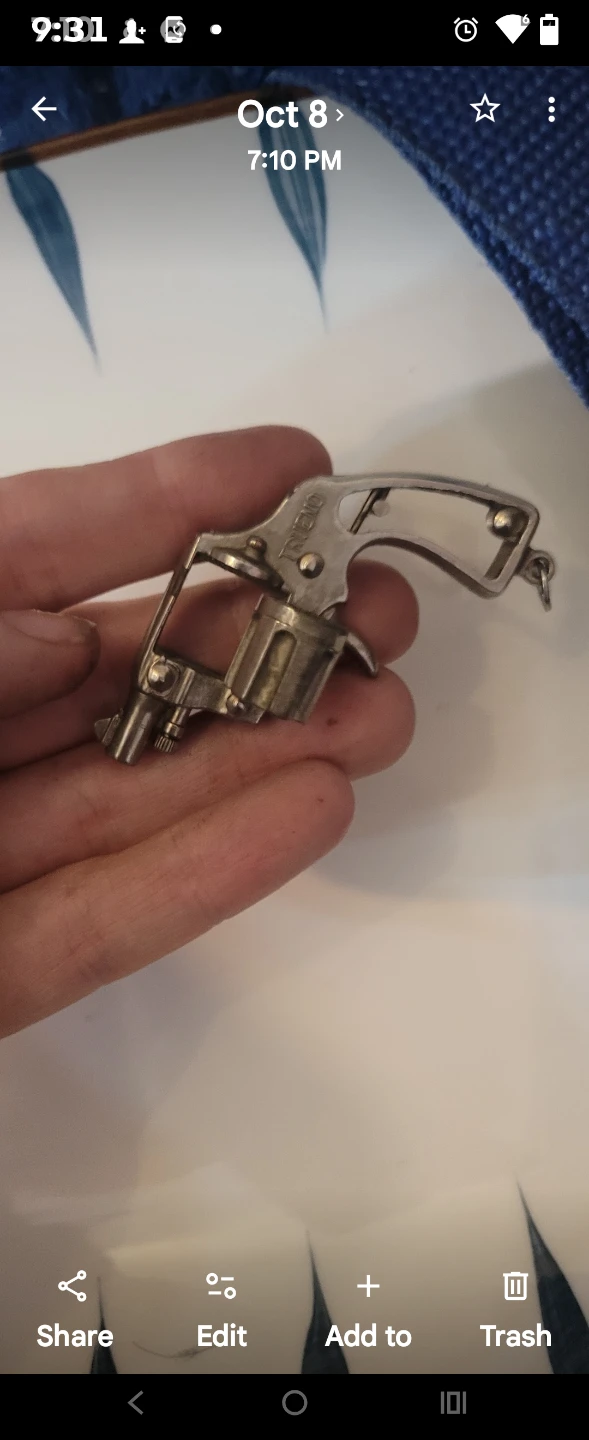 VERY OLD KEYCHAIN - photo 2