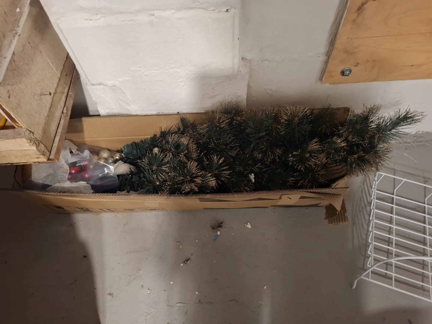 Pre-lit Artificial Christmas Tree - photo 2