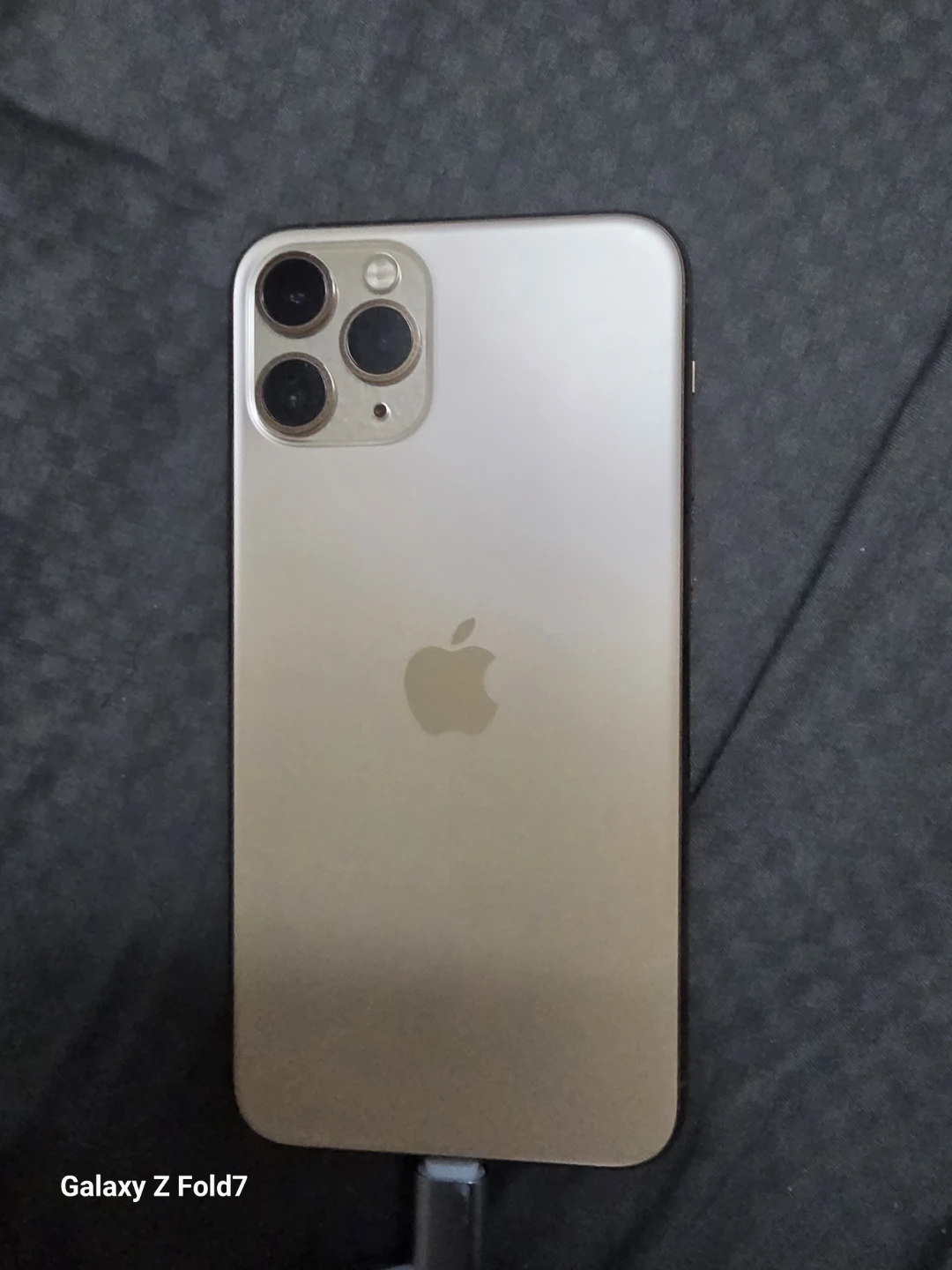 Apple iPhone 11 Pro 256GB Gold - photo 3