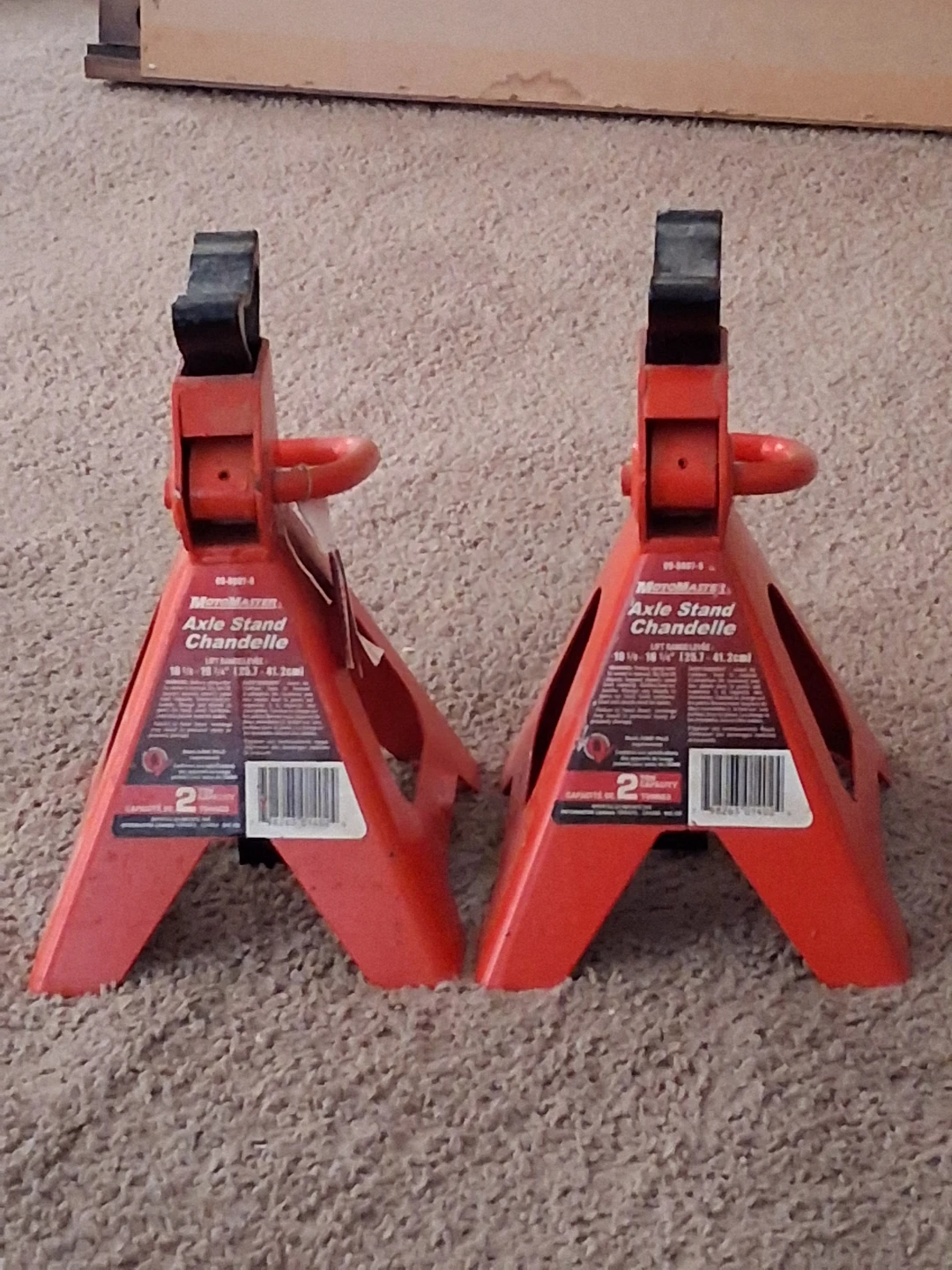 MotoMaster 2-Ton Axle Stands - photo 3