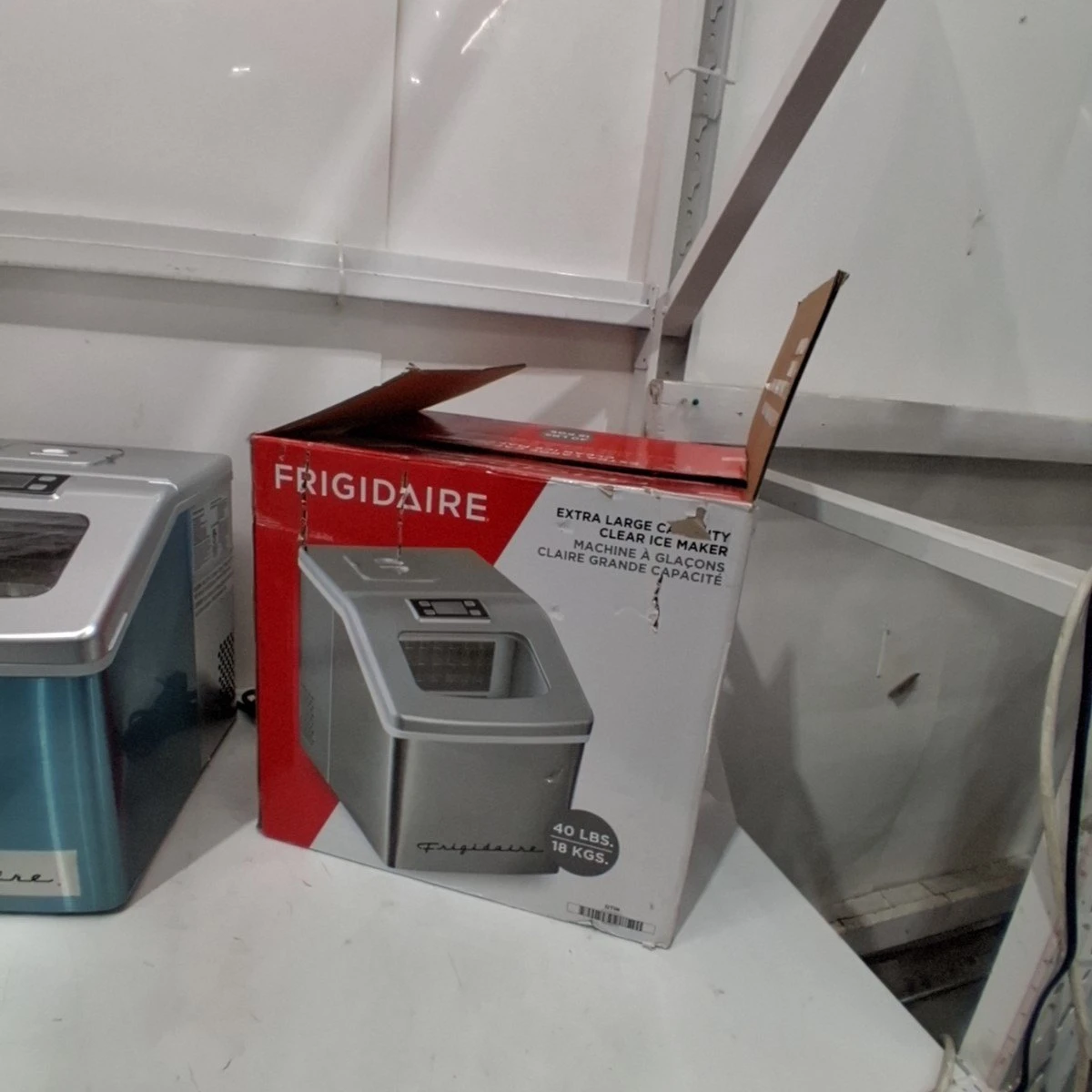 Frigidaire Ice Maker- Lightly used - photo 2