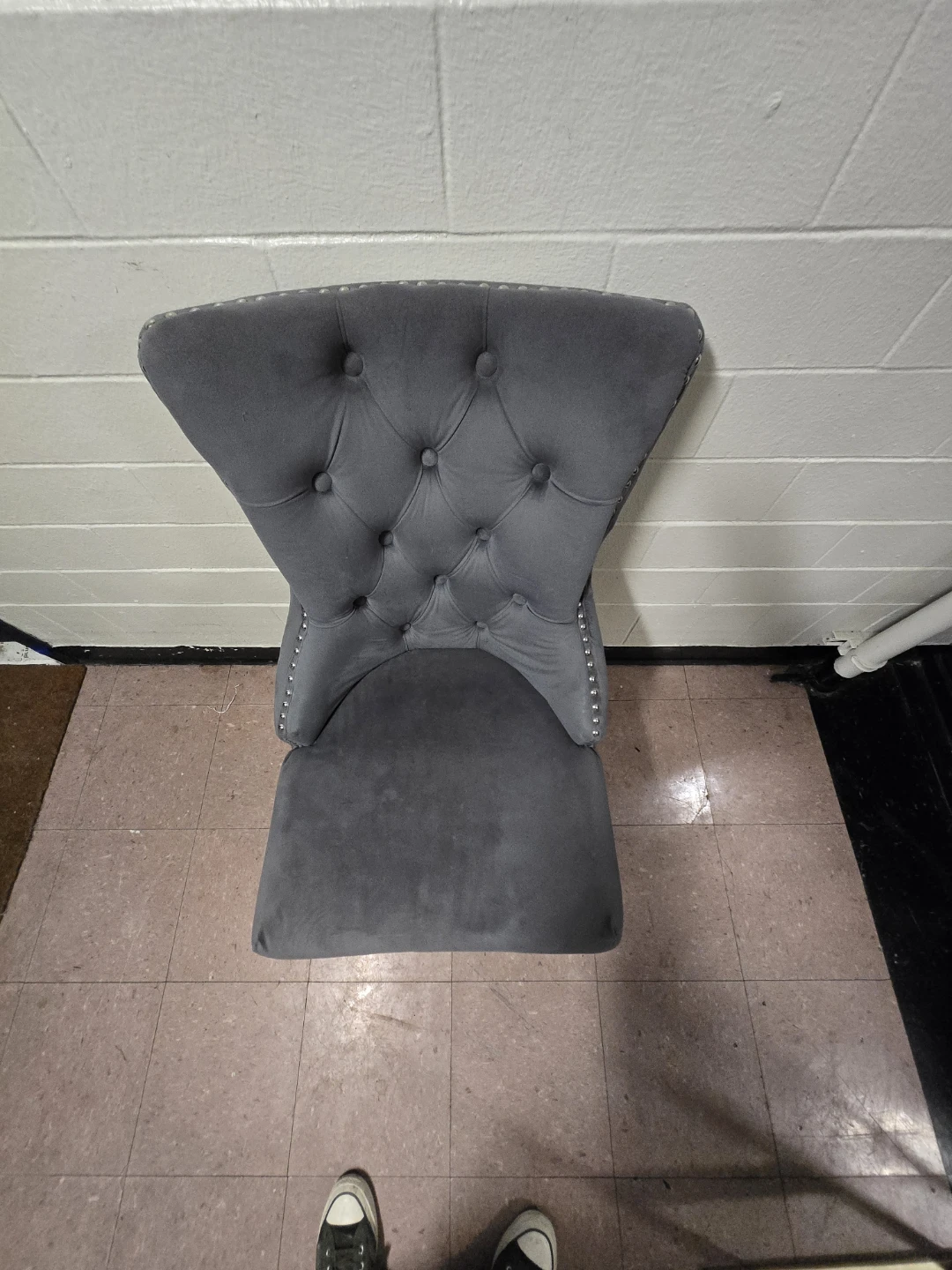 Gray Velvet Tufted Accent Chair DIY Fixer Upper - photo 2