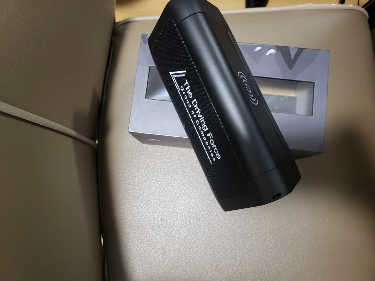 High Sierra Outdoor Bluetooth Speaker with Wireless Charging - photo 3