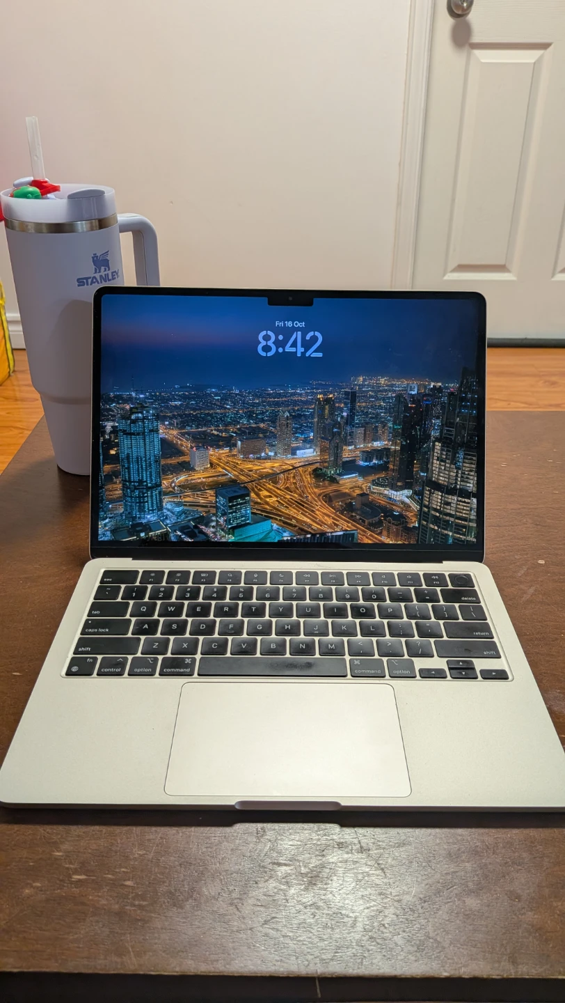 Apple MacBook Air M2 | 8GB RAM | 256GB SSD | Excellent Condition