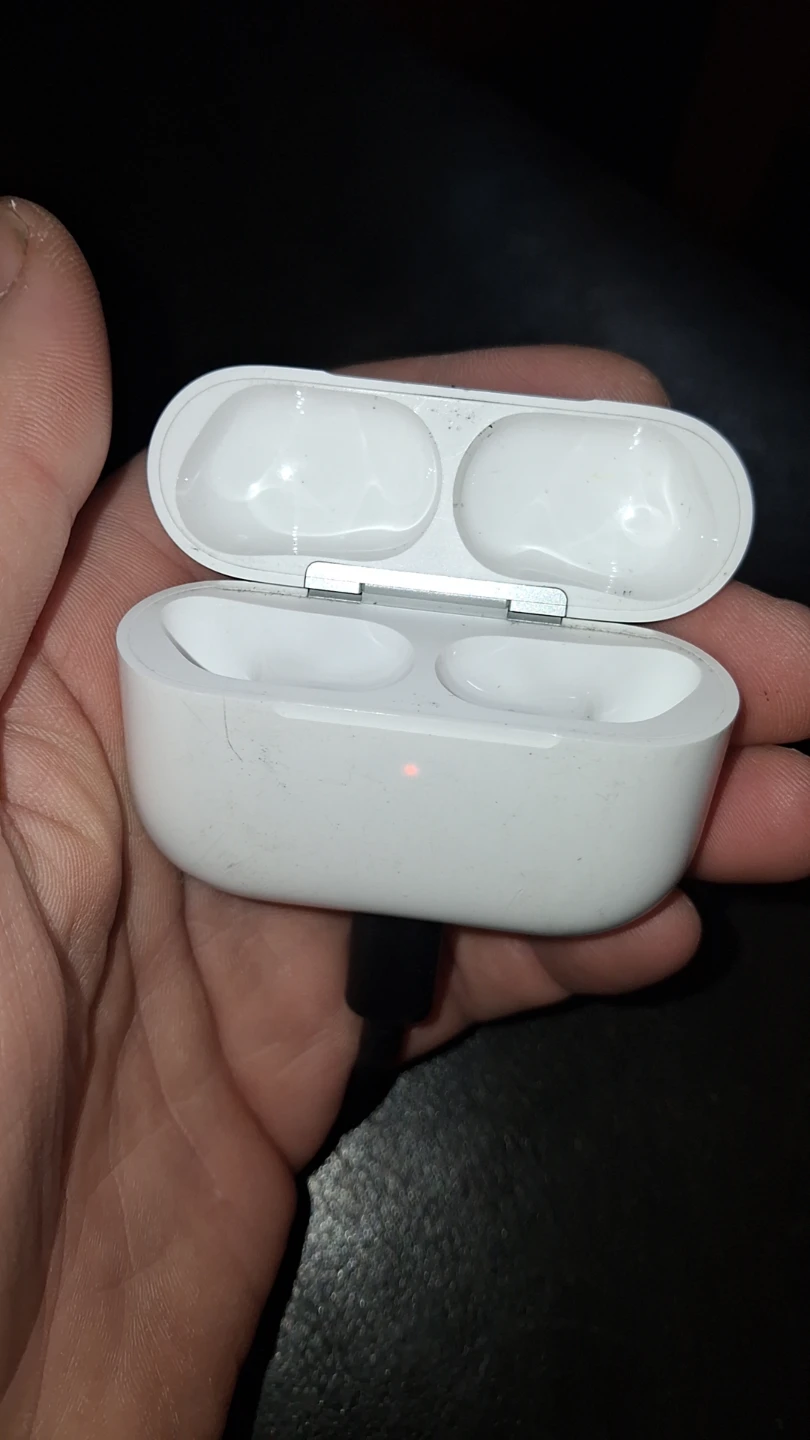 Apple AirPods Pro Wireless Charging Case