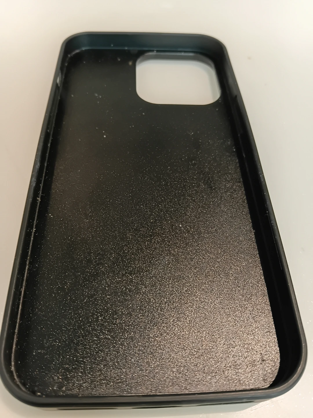 Chanel silver quilted phone case - photo 2