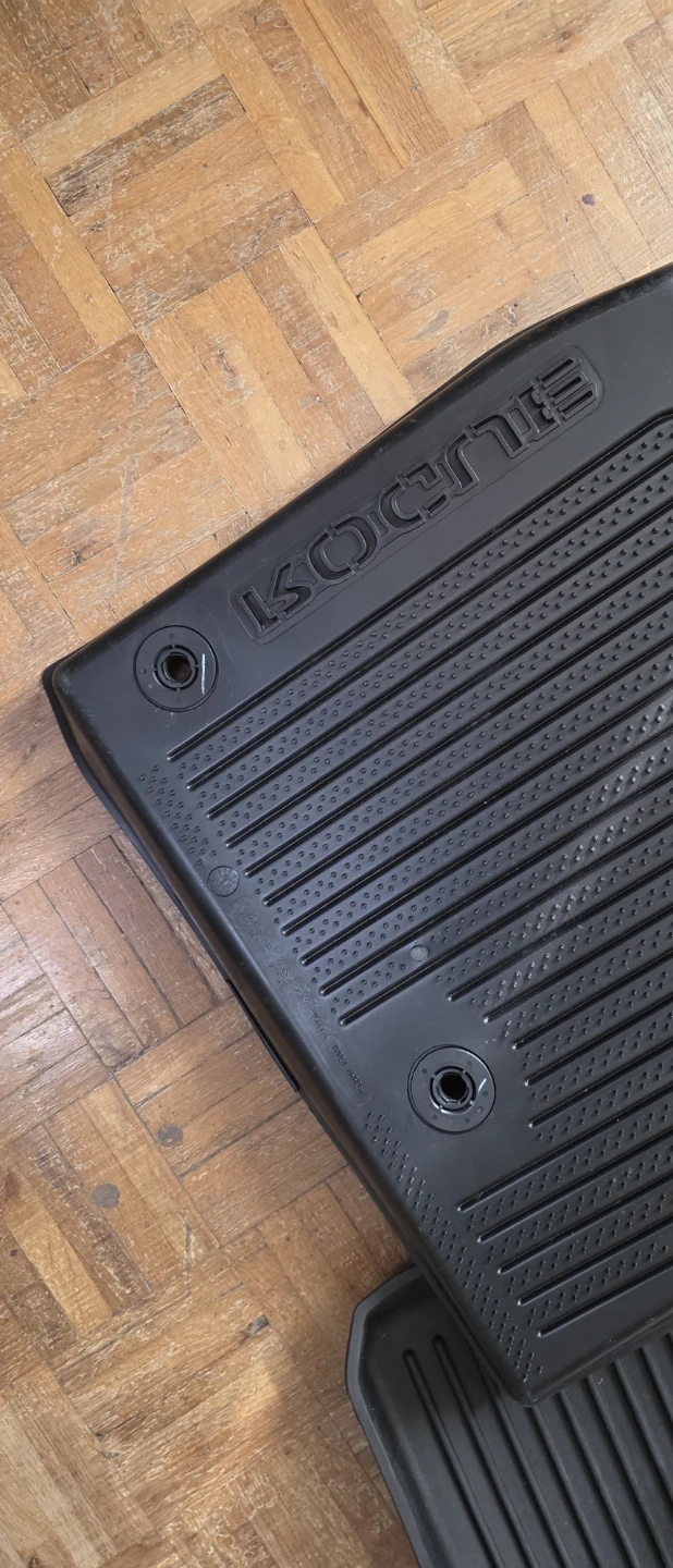 Original Nissan Rogue OEM All-Weather Floor Mats | Like New - photo 2
