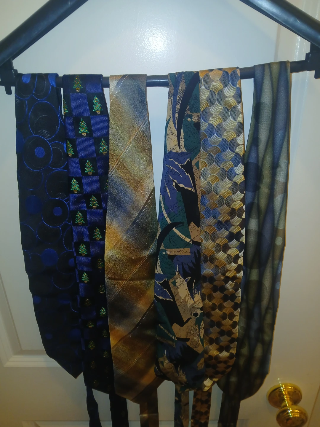 Assorted collection of patterned neckties - photo 2