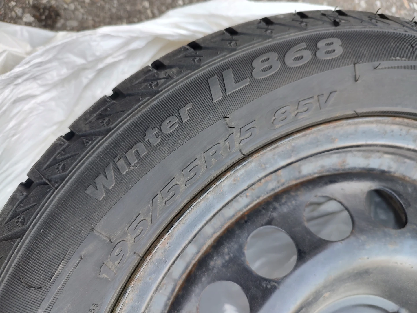 Winter IL868 Tire with rims 195/55R15 - photo 2